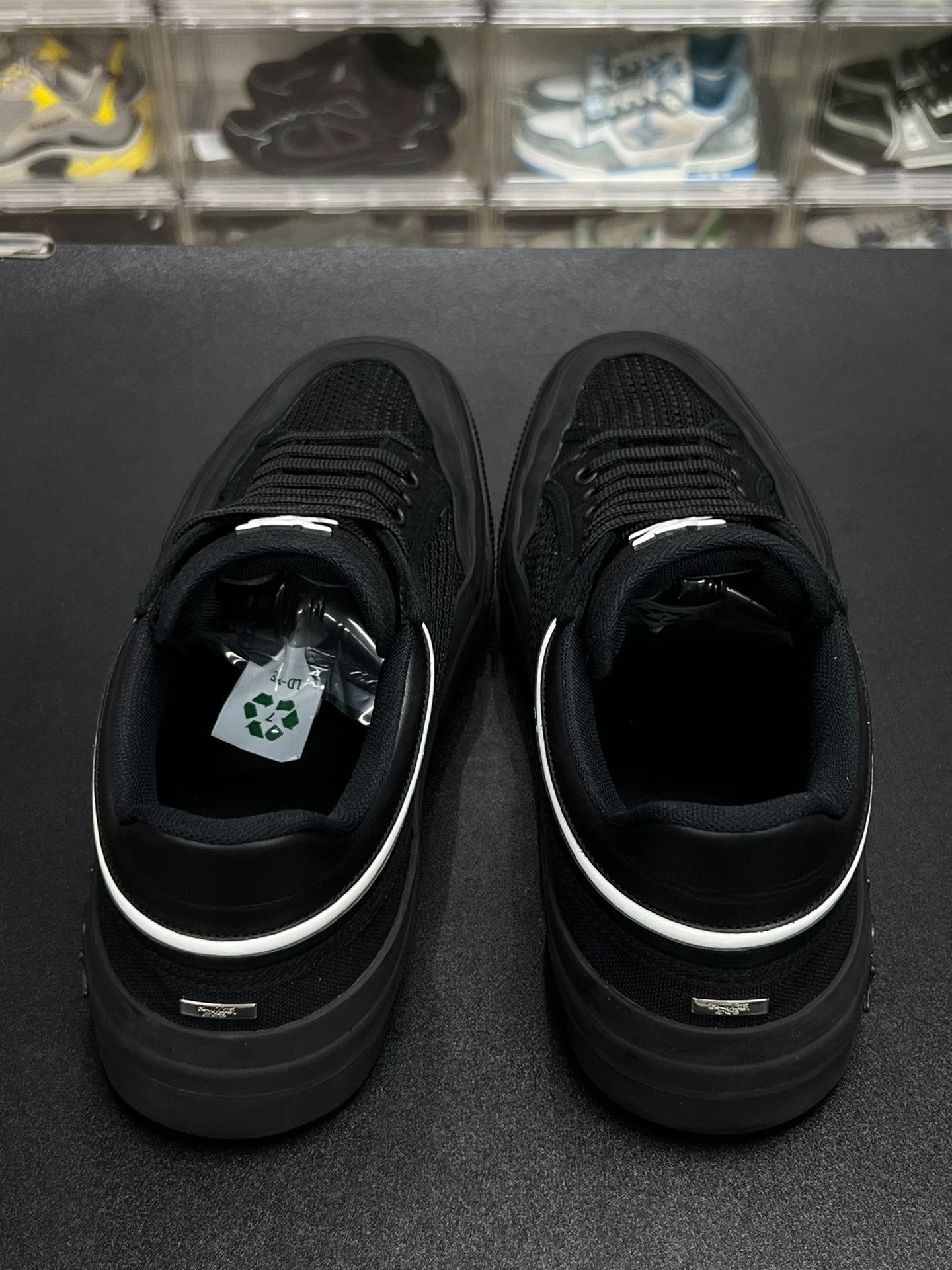 Louis Vuitton Louis Vuitton Mesh Black Lowtop Sneakers 9.5 Men Size US 9.5 / EU 42-43 - 7 Thumbnail