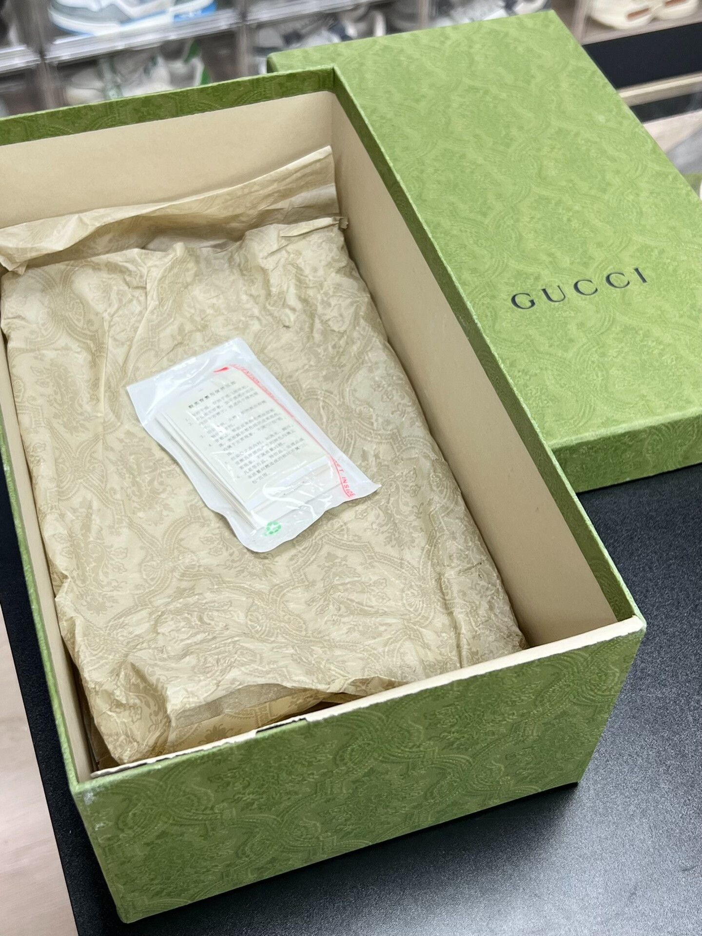 Gucci Gucci Retro White Lowtop Sneakers us_6 Women Size US 6 / IT 36 - 9 Thumbnail