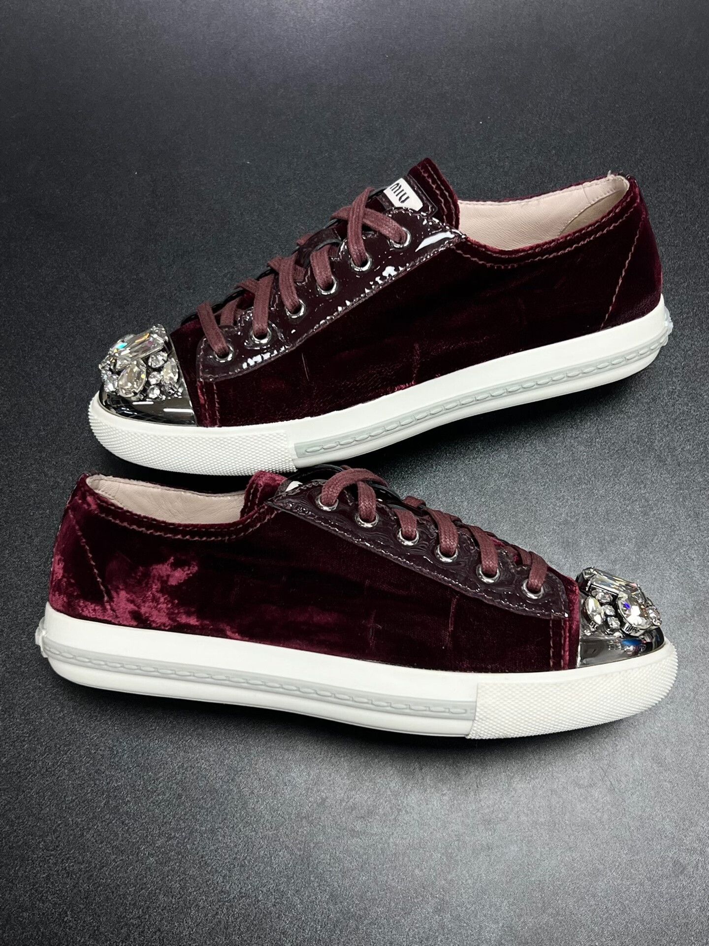 Miu Miu Miu Miu Red Lowtop Sneakers us_7 Women Size US 7 / IT 37 - 5 Thumbnail