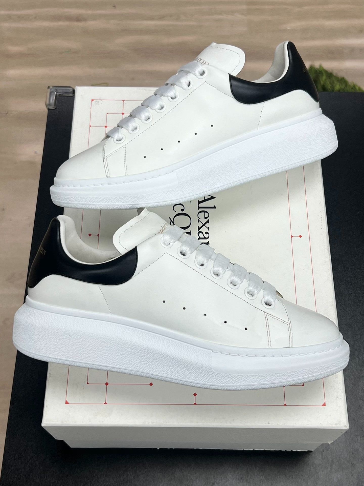 Alexander McQueen Alexander McQueen Leather Black Lowtop Sneakers 8 Men Size US 8 / EU 41 - 5 Thumbnail