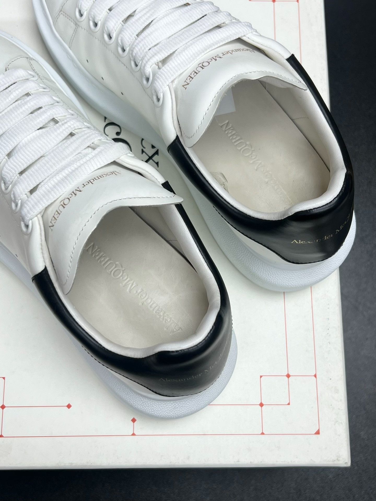 Alexander McQueen Alexander McQueen Leather Black Lowtop Sneakers 8 Men Size US 8 / EU 41 - 4 Thumbnail