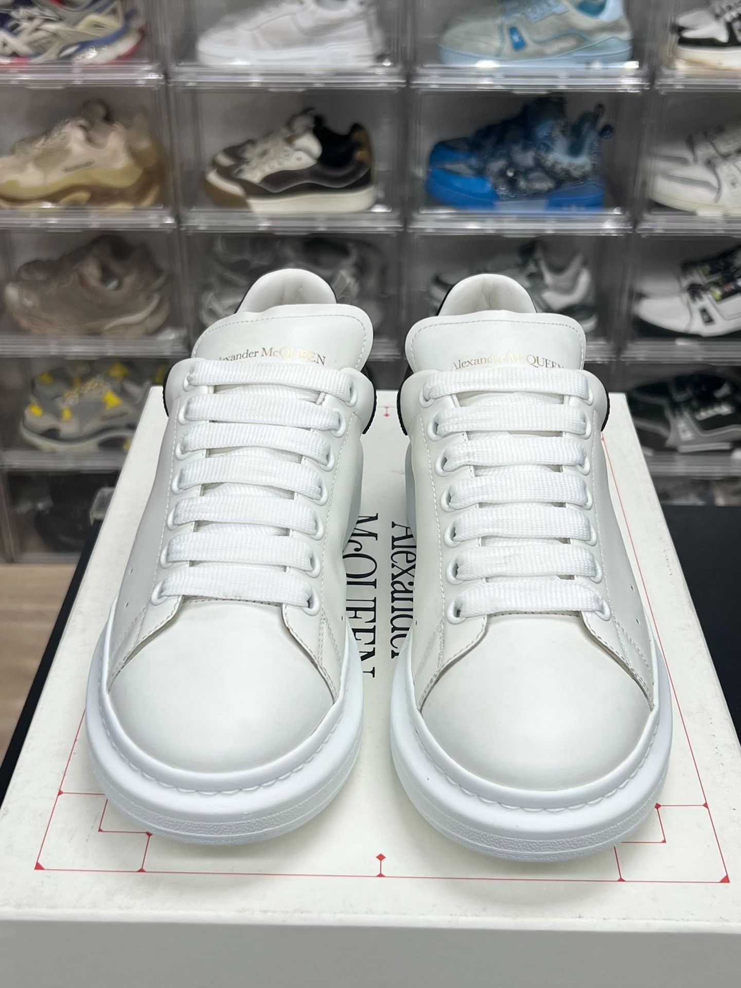 Alexander McQueen Alexander McQueen Leather Black Lowtop Sneakers 8 Men Size US 8 / EU 41 - 2 Thumbnail