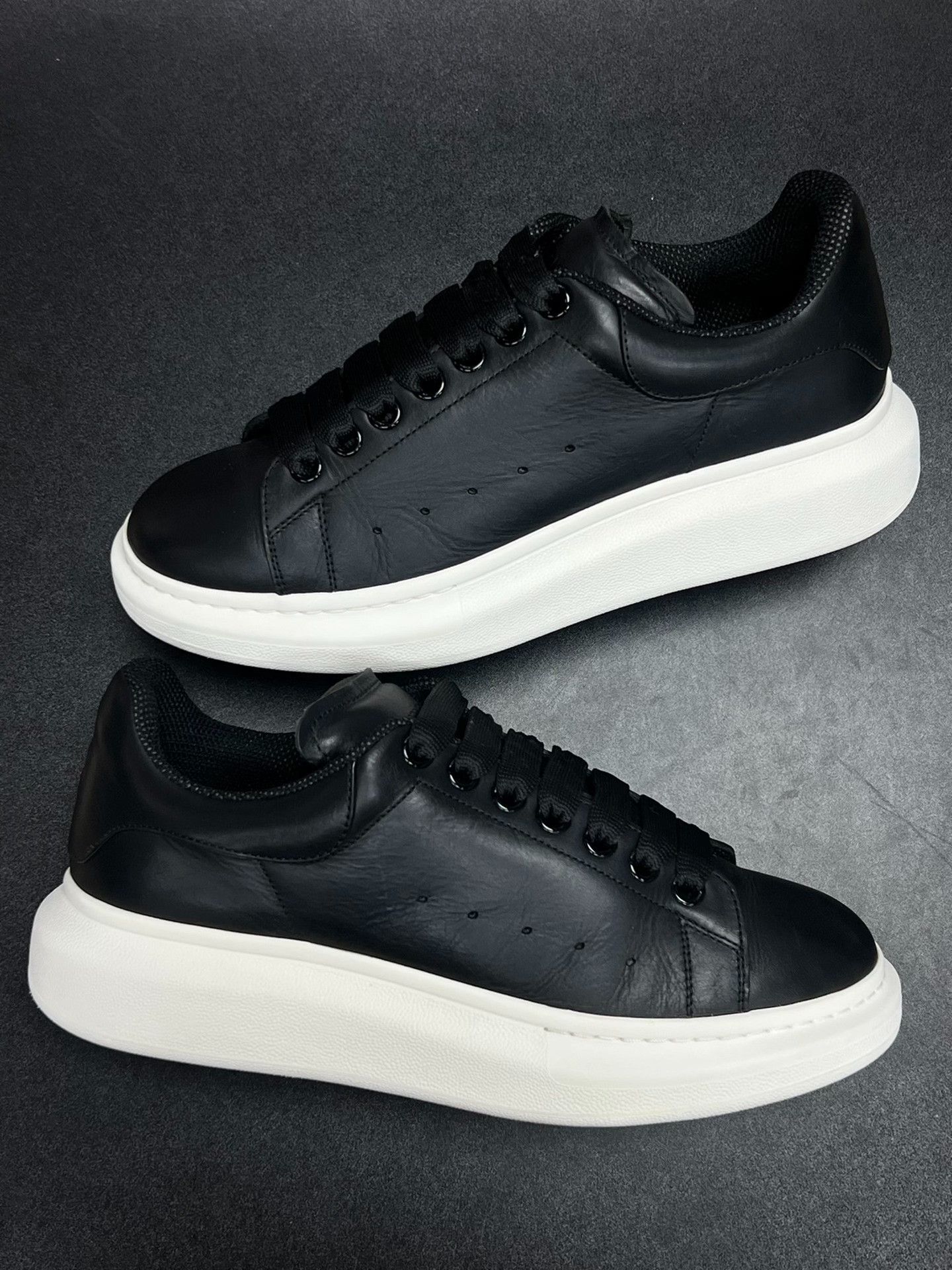 Alexander McQueen Alexander McQueen Leather Black Lowtop Sneakers 8 Men Size US 8 / EU 41 - 5 Thumbnail