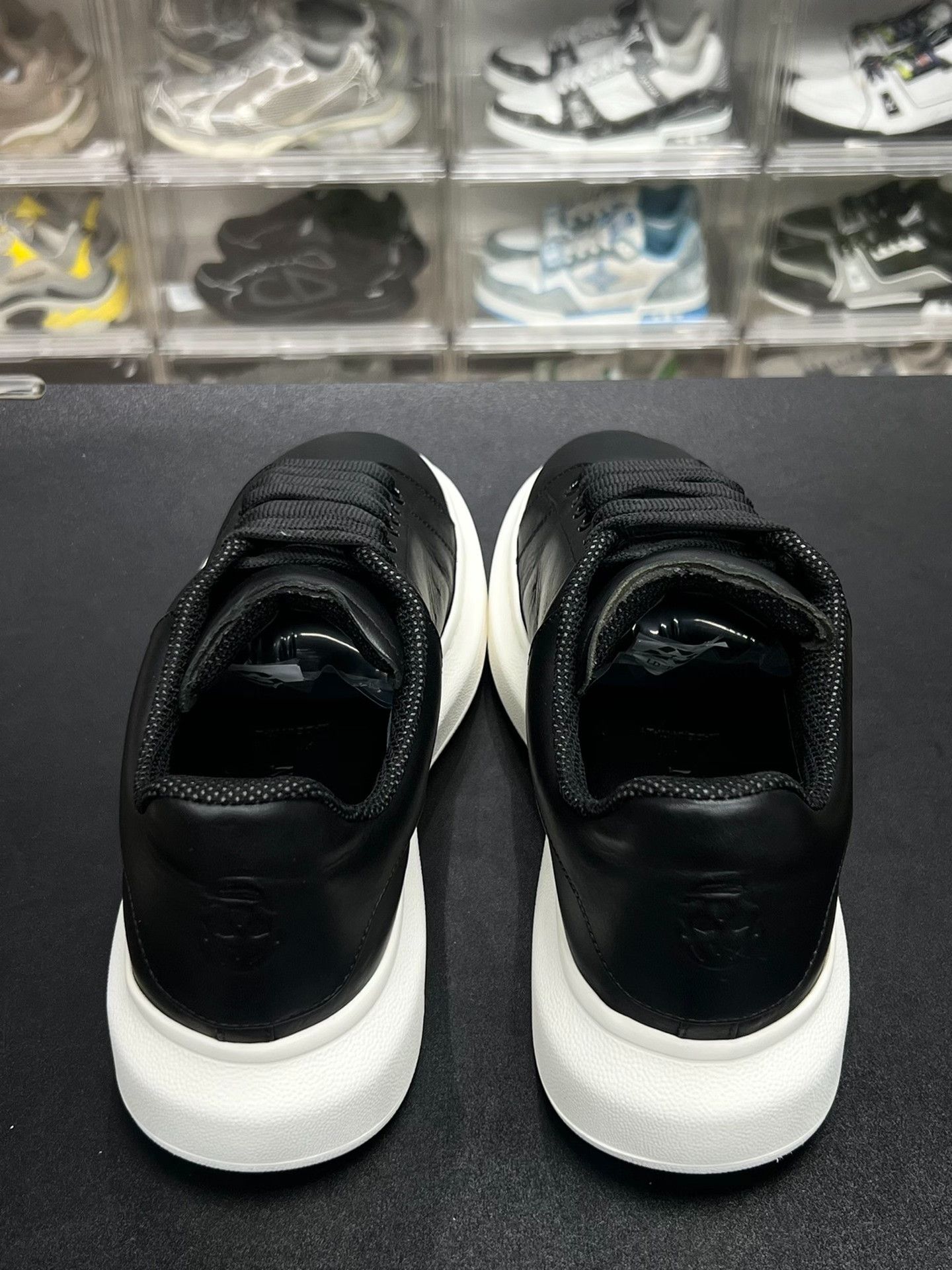 Alexander McQueen Alexander McQueen Leather Black Lowtop Sneakers 8 Men Size US 8 / EU 41 - 7 Thumbnail
