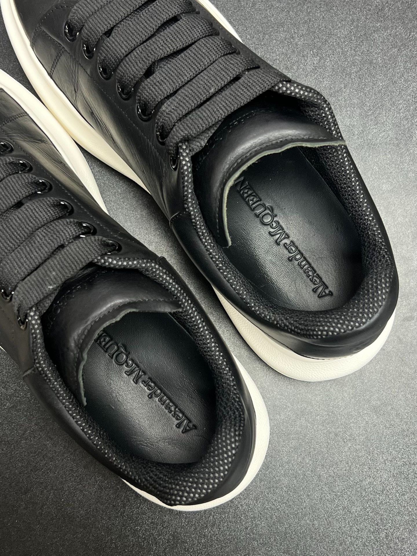 Alexander McQueen Alexander McQueen Leather Black Lowtop Sneakers 8 Men Size US 8 / EU 41 - 4 Thumbnail