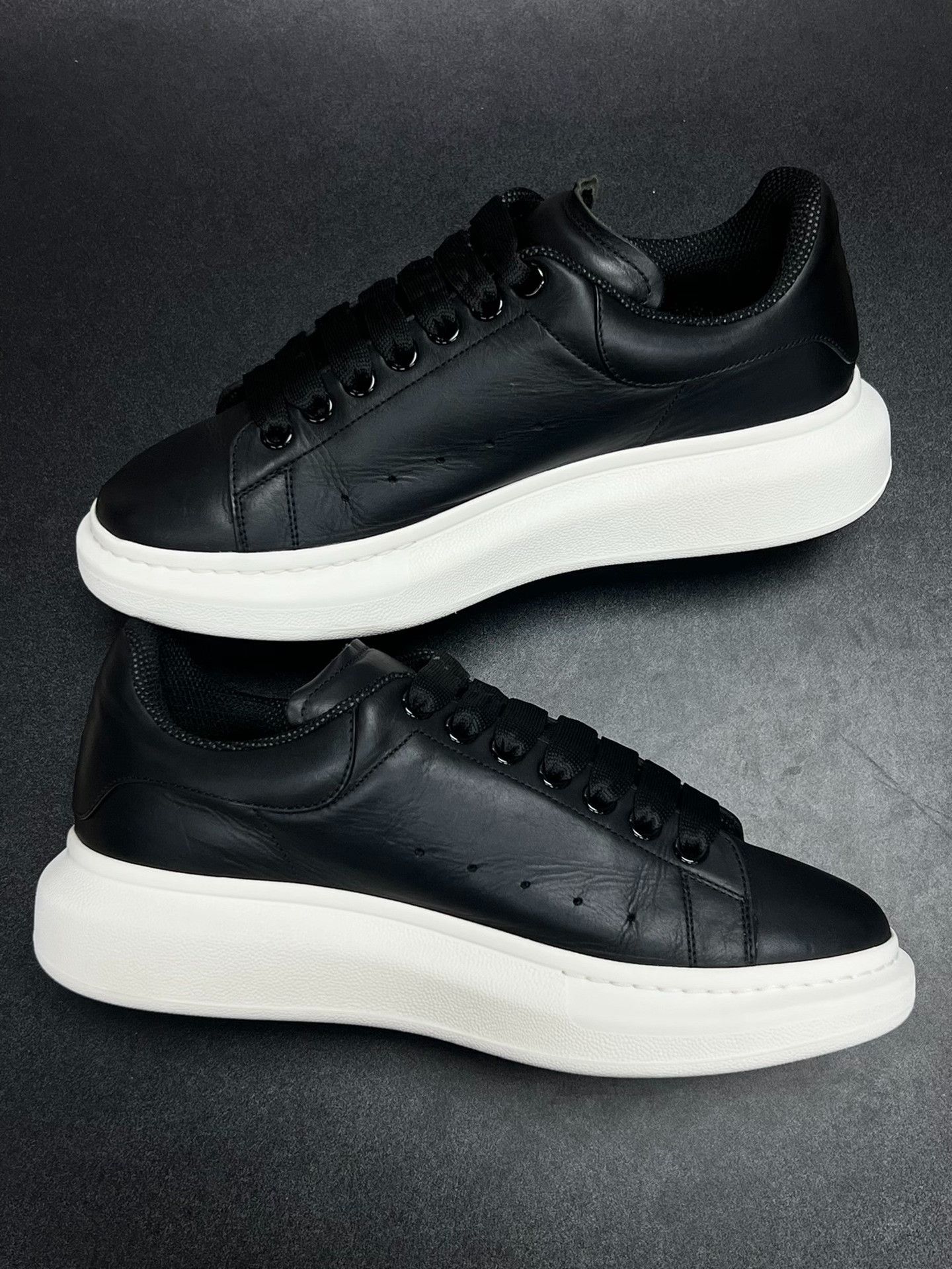 Alexander McQueen Alexander McQueen Leather Black Lowtop Sneakers 8 Men Size US 8 / EU 41 - 6 Thumbnail