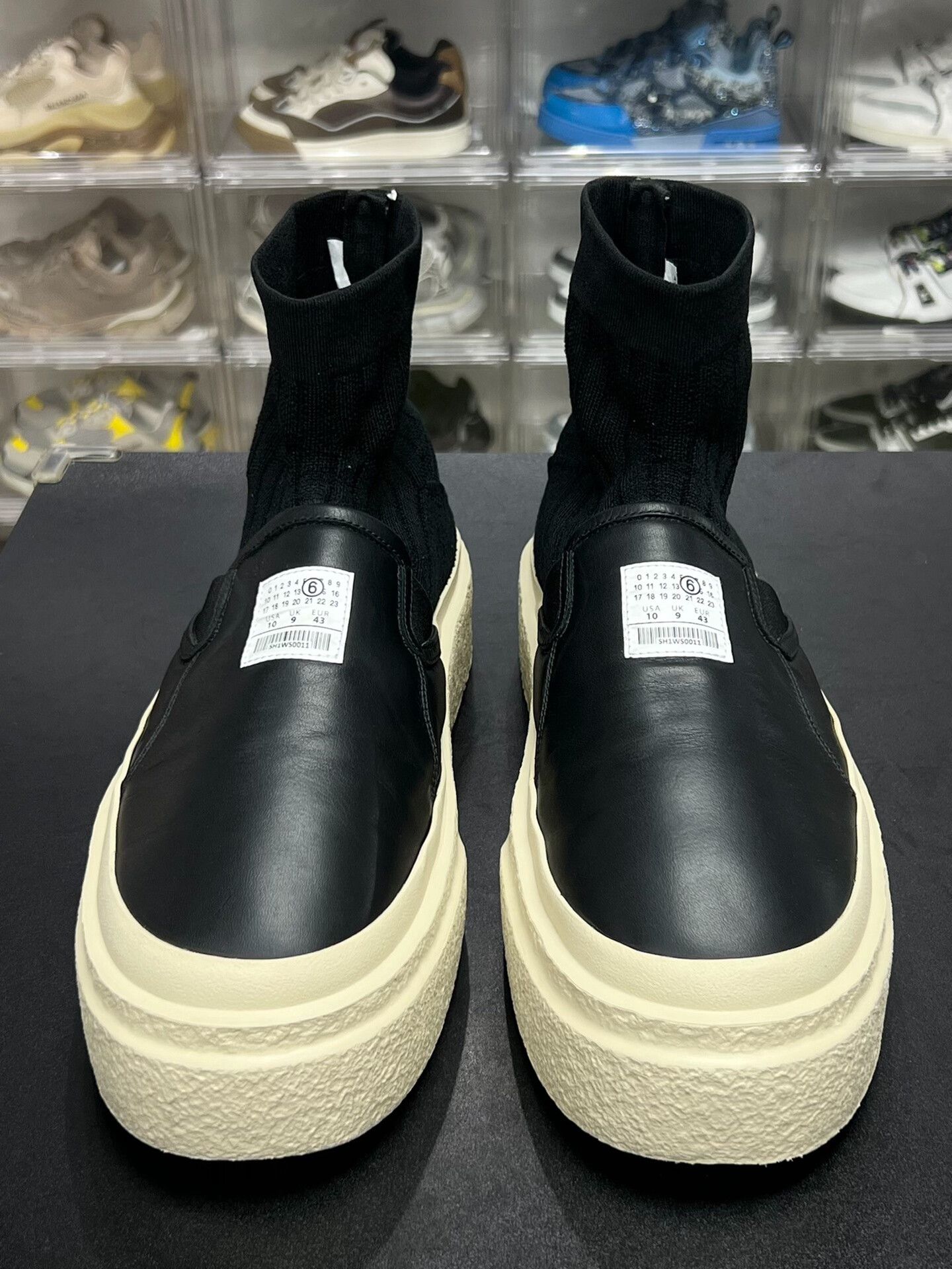 Maison Margiela Maison Margiela Leather Black Lowtop Sneakers 10 Men Size US 10 / EU 43 - 2 Thumbnail