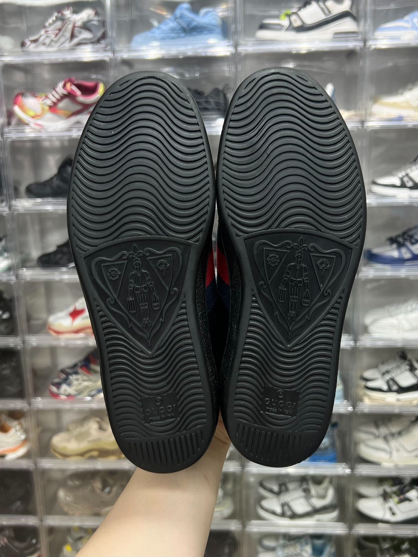 Gucci Gucci Embroidered Black Lowtop Sneakers 6.5 Men Size US 6.5 / EU 39-40 - 8 Thumbnail