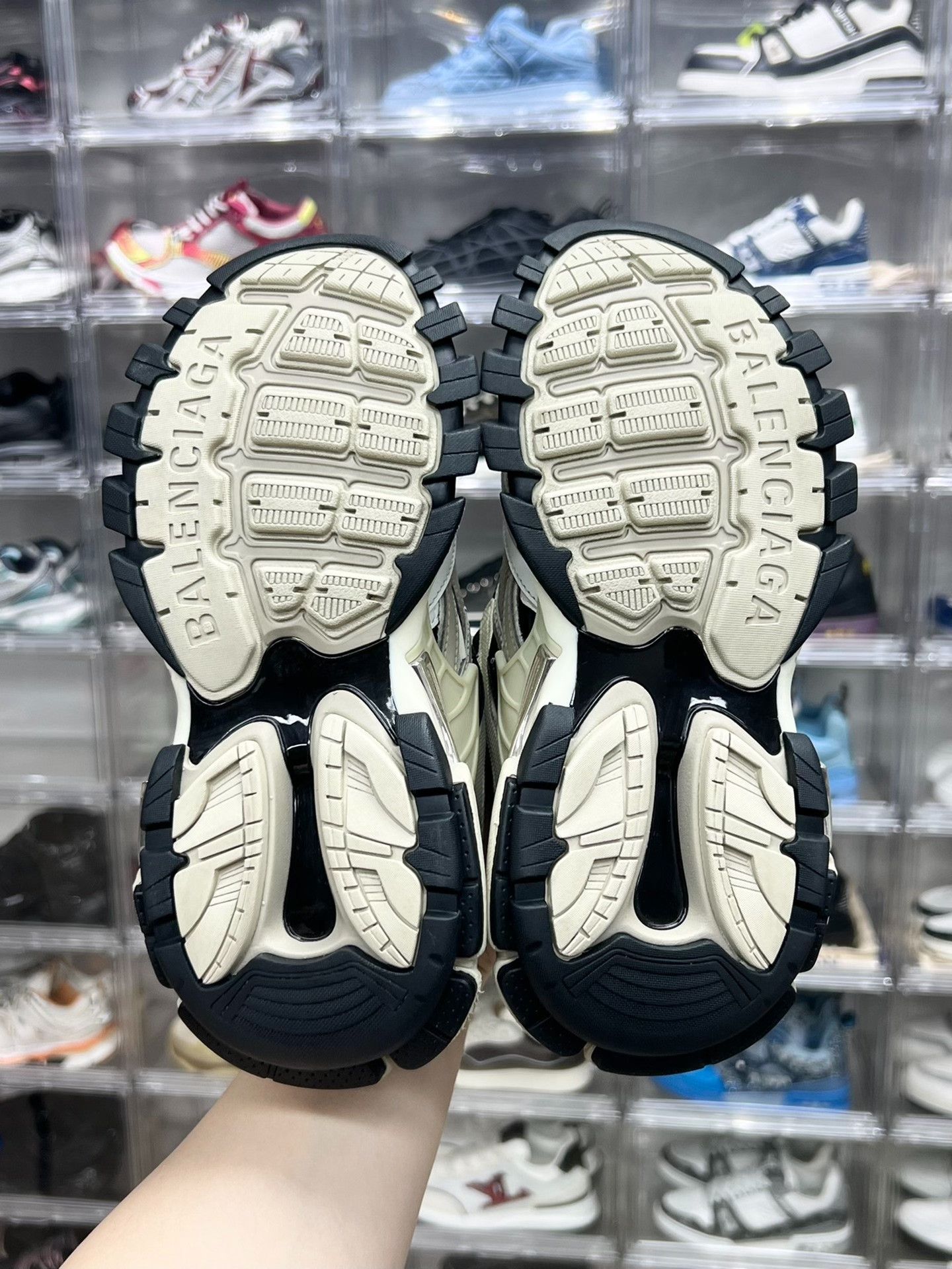 Balenciaga Balenciaga Brown Lowtop Sneakers us_6 Women Size US 6 / IT 36 - 7 Thumbnail