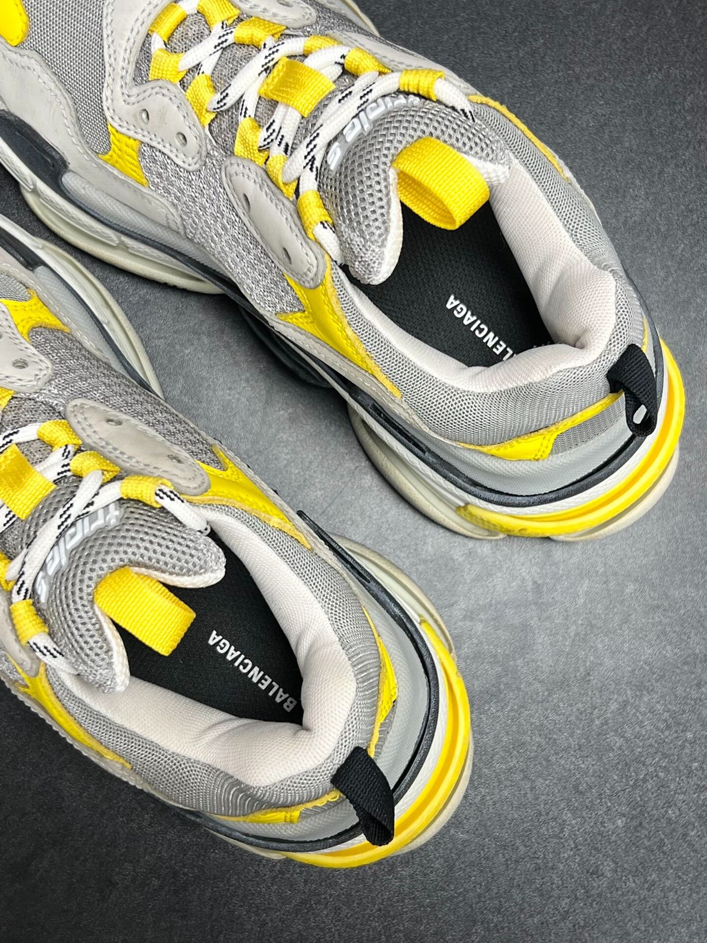 Balenciaga Balenciaga Yellow Lowtop Sneakers us_8 Women Size US 8 / IT 38 - 4 Thumbnail