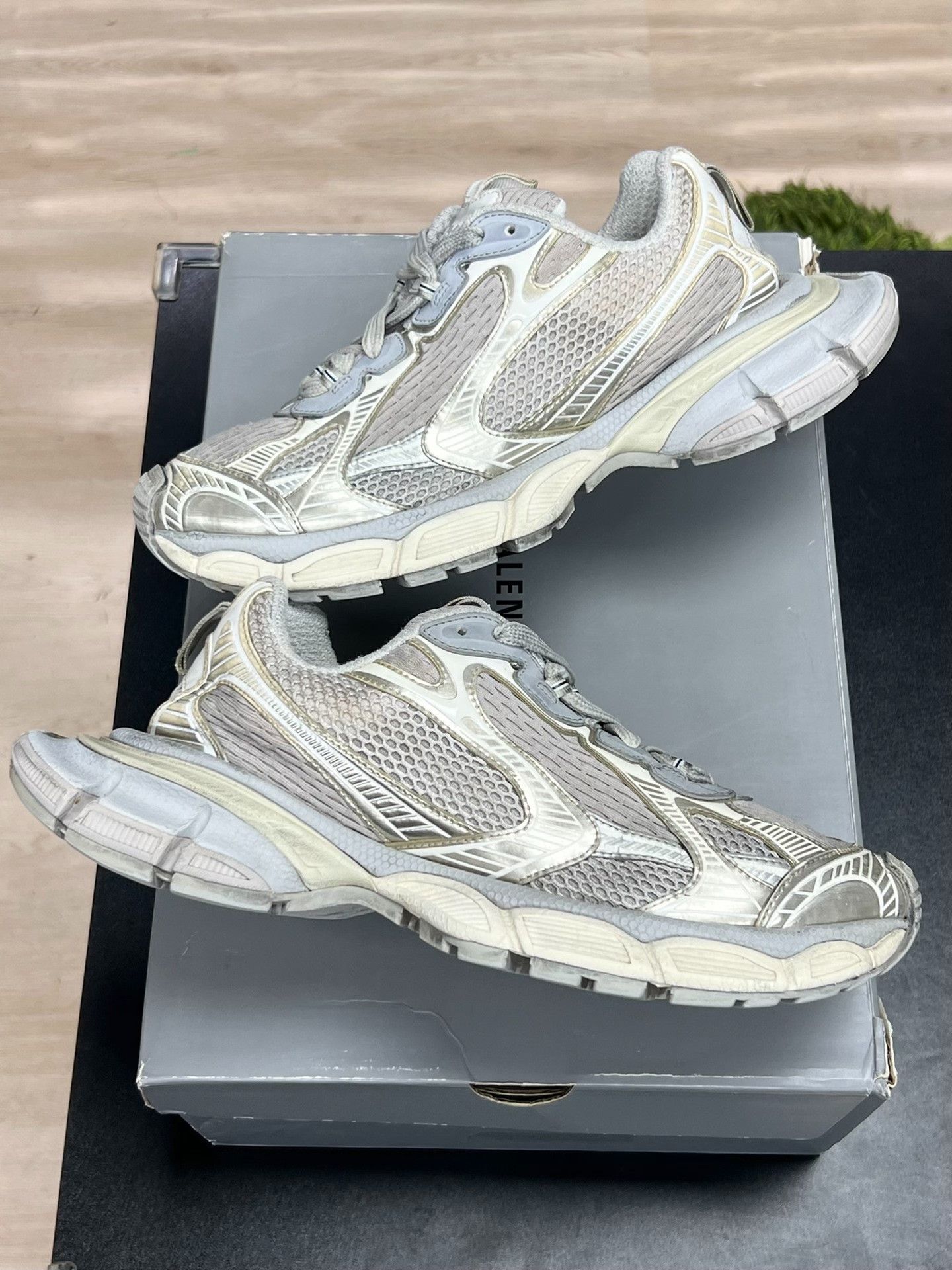 Balenciaga Balenciaga White Lowtop Sneakers 8 Men Size US 8 / EU 41 - 4 Thumbnail