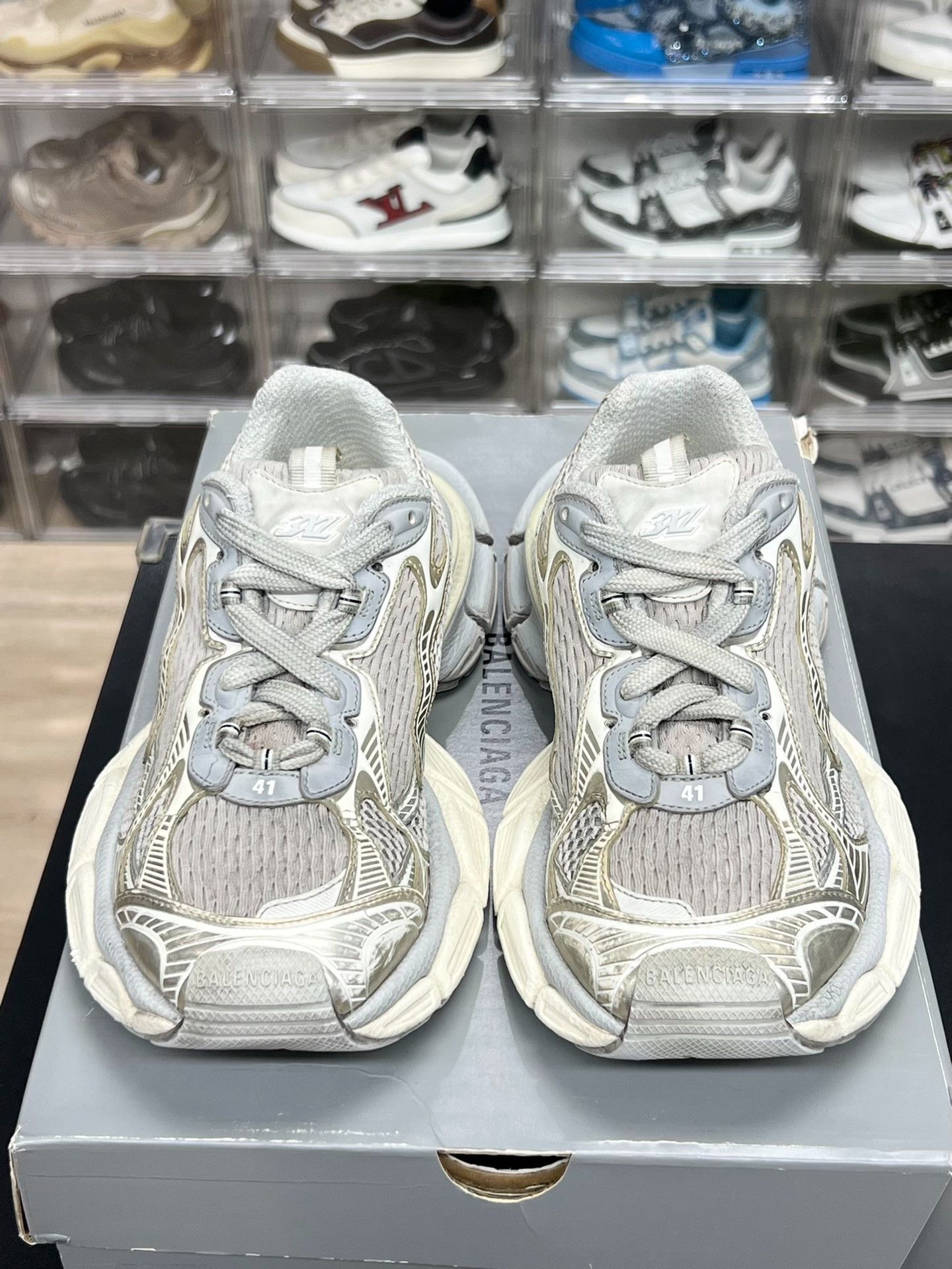 Balenciaga Balenciaga White Lowtop Sneakers 8 Men Size US 8 / EU 41 - 2 Thumbnail