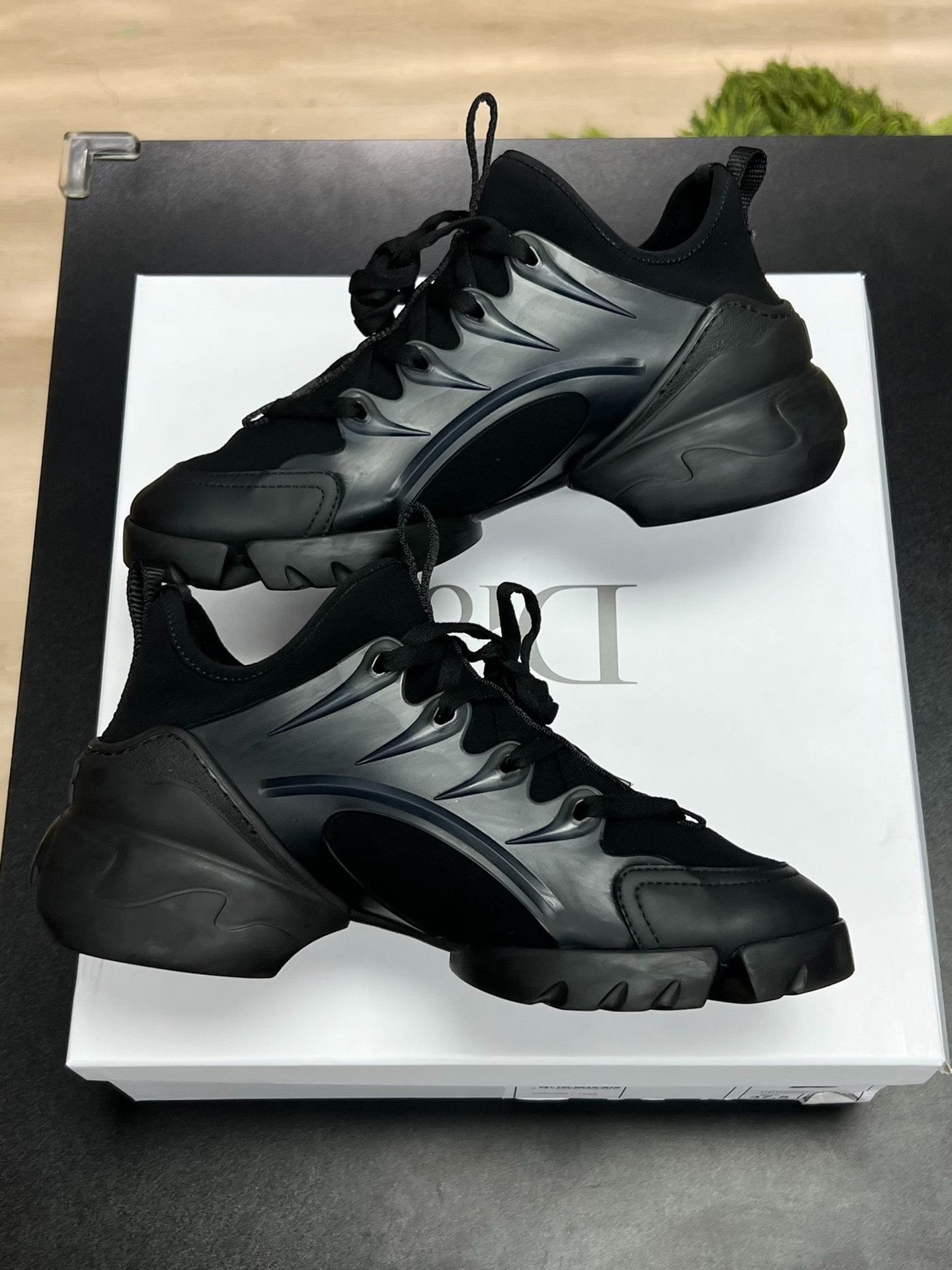 Dior Dior Black Lowtop Sneakers us_7-5 Women Size US 7.5 / IT 37.5 - 6 Thumbnail