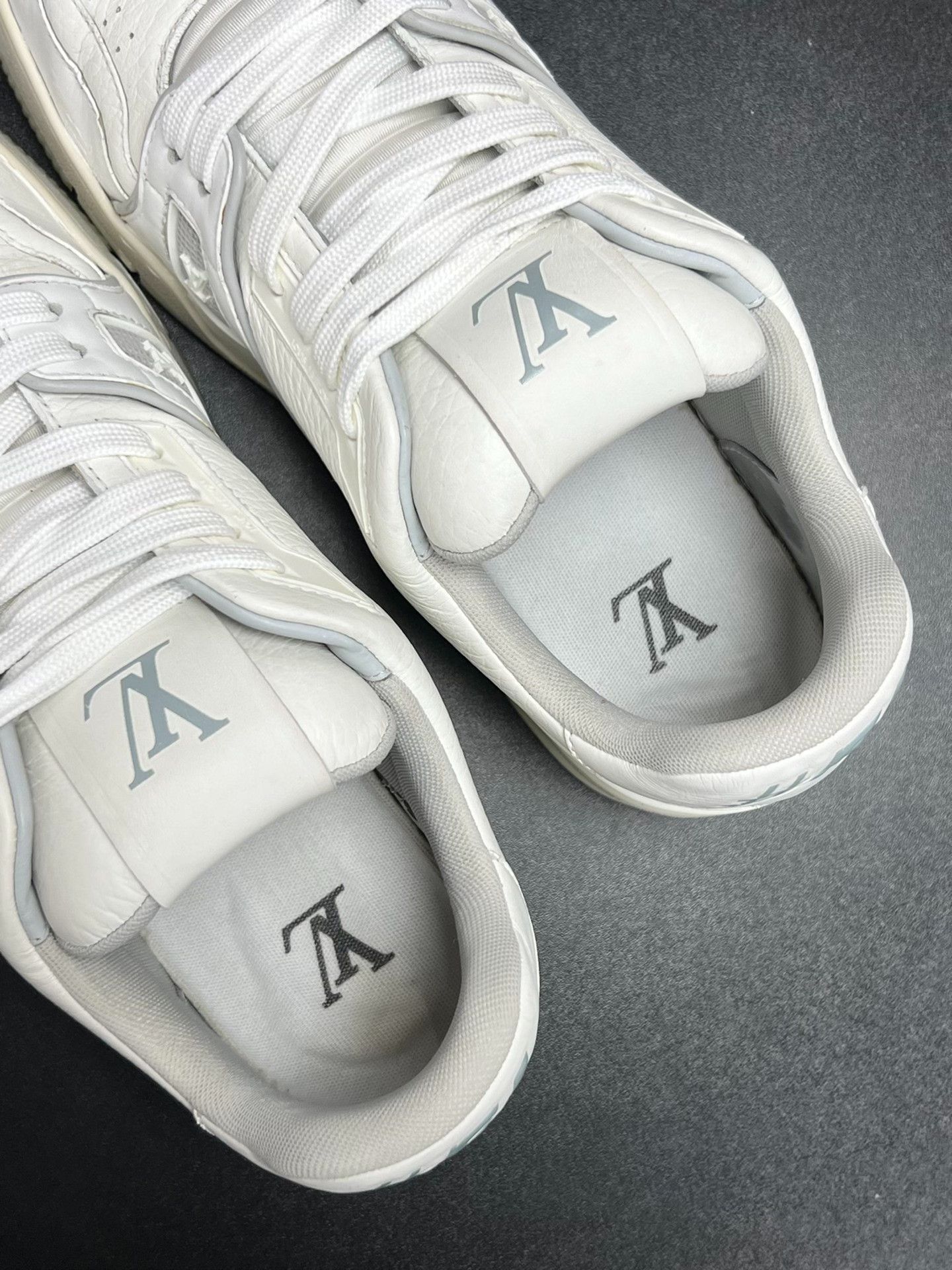 Louis Vuitton Louis Vuitton Training White Lowtop Sneakers 8 Men Size US 8 / EU 41 - 4 Thumbnail