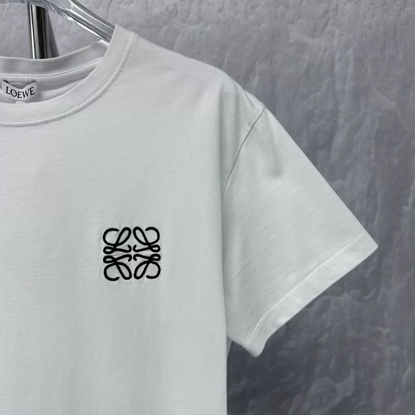 Loewe Loewe Anagram Logo Embroidered T-Shirt Size L Size US L / EU 52-54 / 3 - 4 Thumbnail