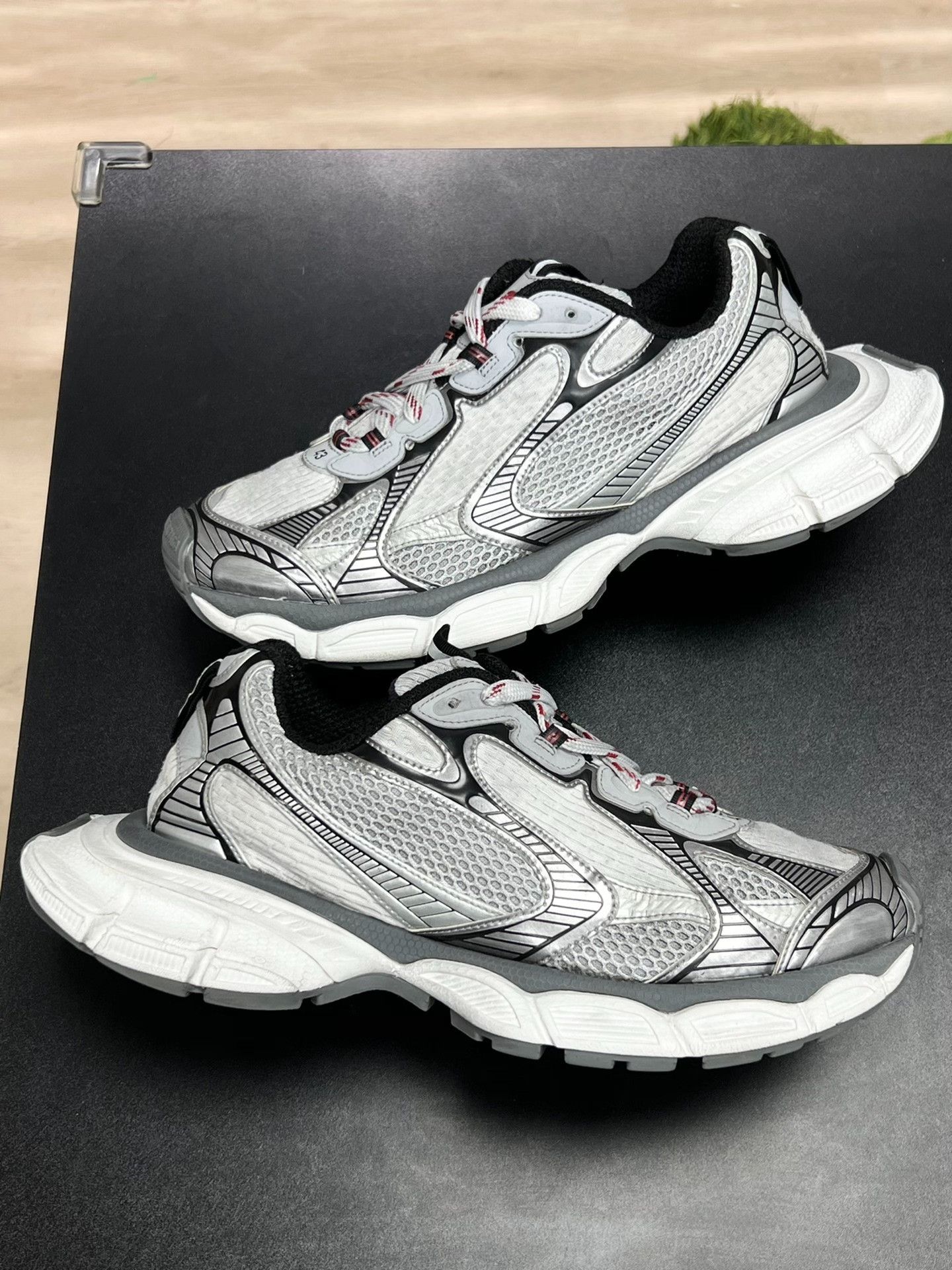 Balenciaga Balenciaga Gray Lowtop Sneakers 10 Men Size US 10 / EU 43 - 5 Thumbnail