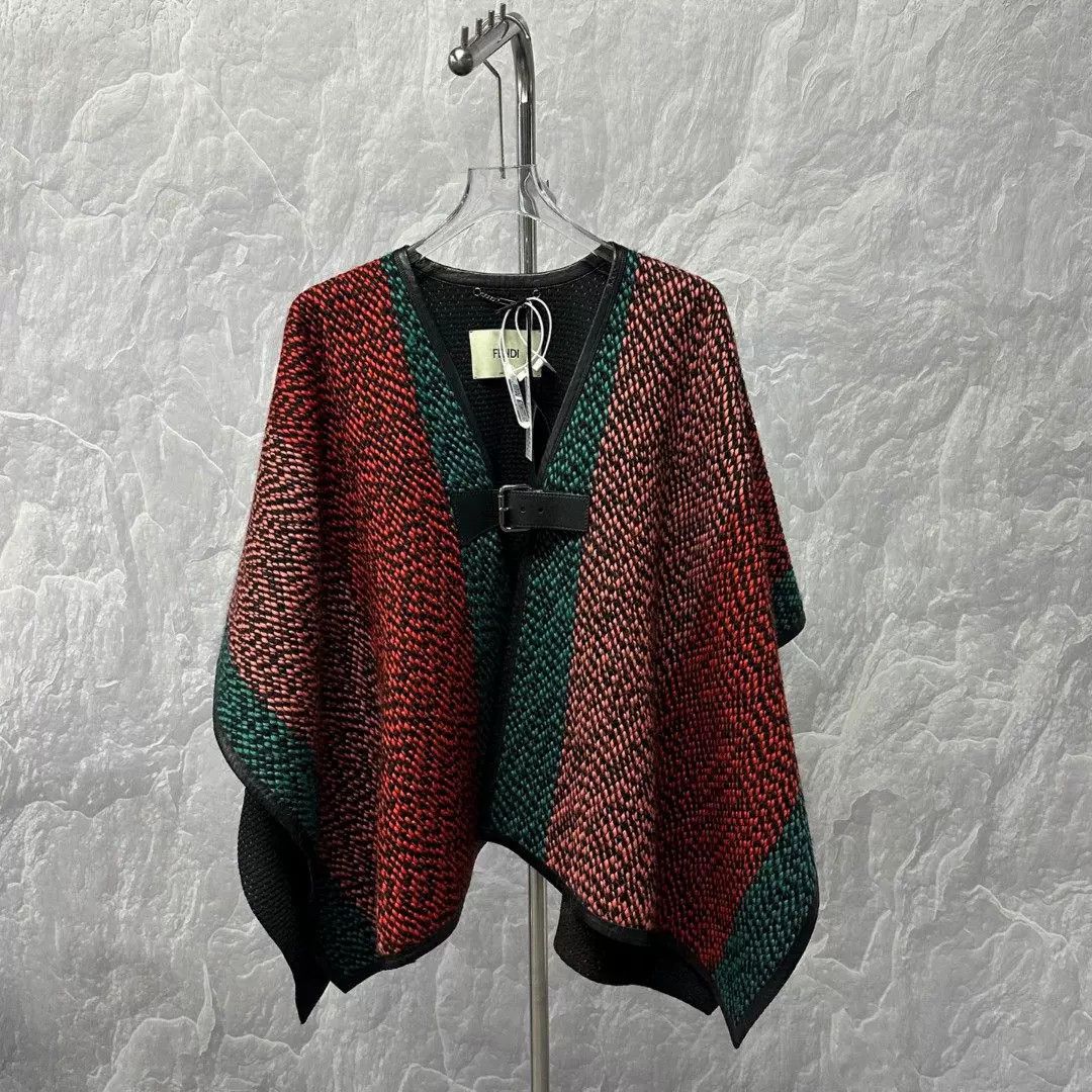 Fendi Fendi Leather Trimmed Buckle Cape Size 38 Size XS / US 0-2 / IT 36-38 - 2 Thumbnail