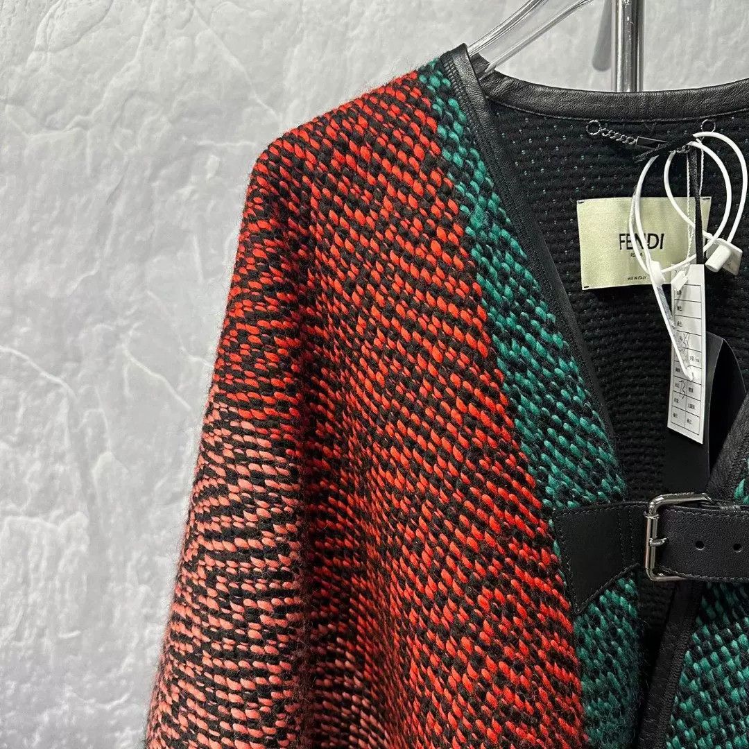 Fendi Fendi Leather Trimmed Buckle Cape Size 38 Size XS / US 0-2 / IT 36-38 - 4 Thumbnail