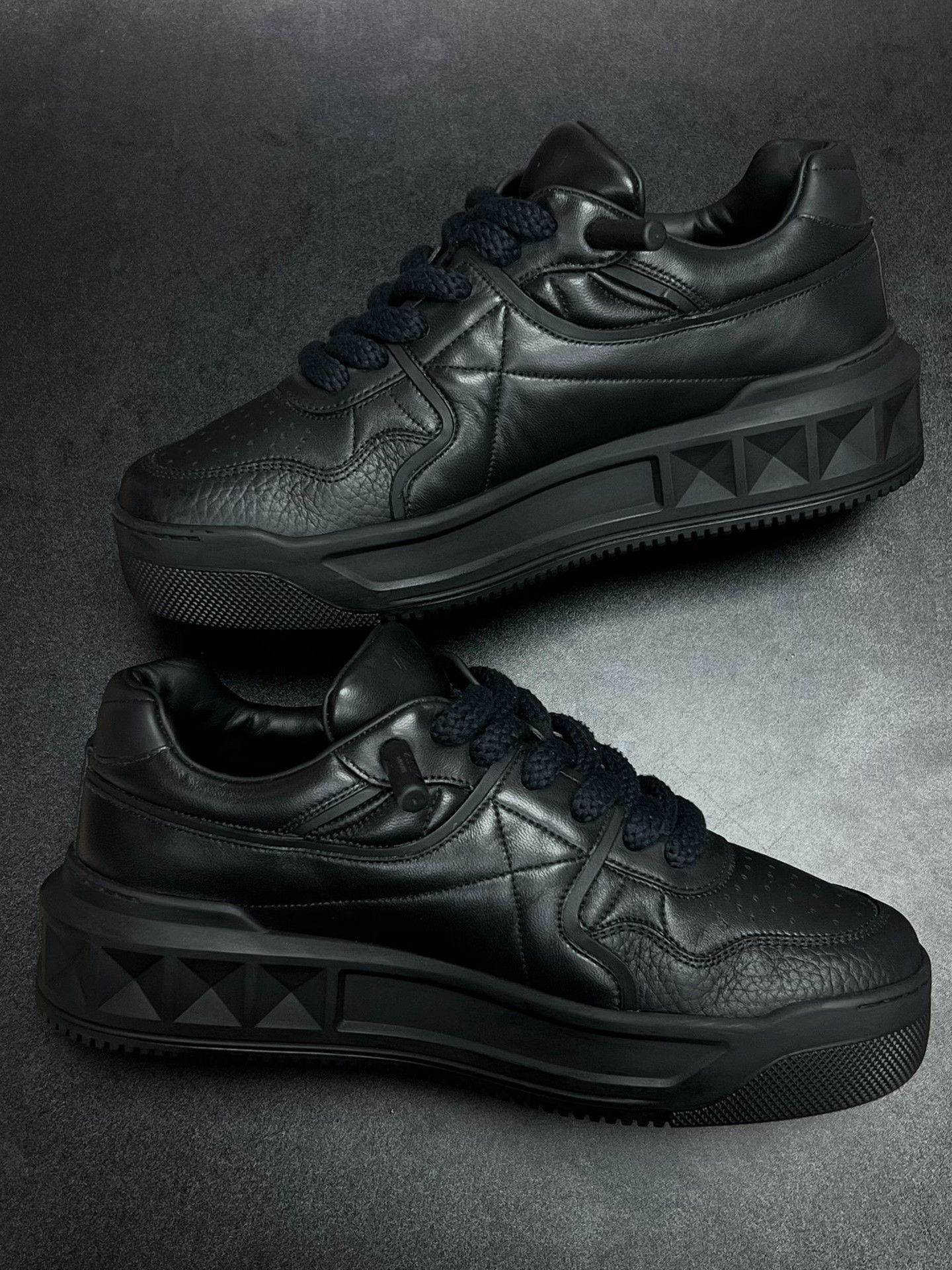 Valentino Valentino Black Lowtop Sneakers 9.5 Men Size US 9.5 / EU 42-43 - 6 Thumbnail
