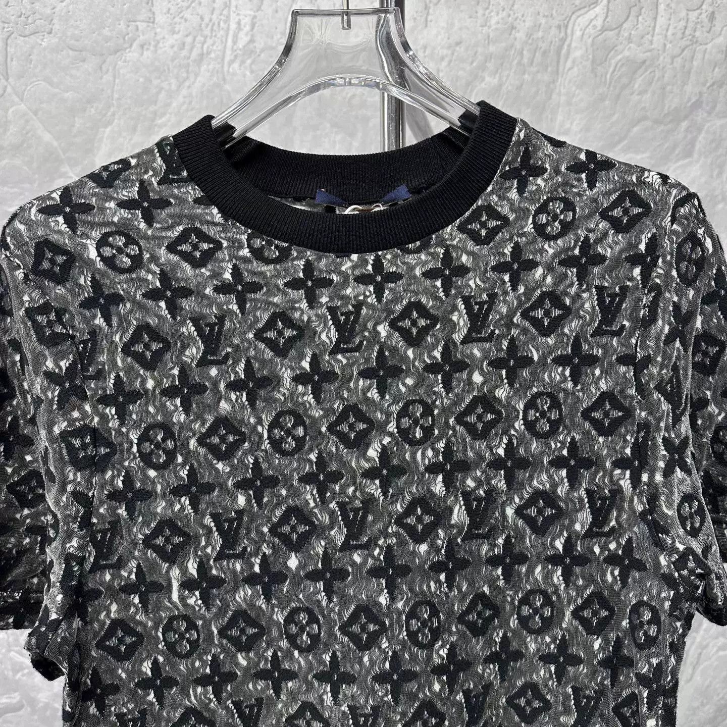 Louis Vuitton Louis Vuitton Monogram Knit T-Shirt Size M Size US M / EU 48-50 / 2 - 3 Thumbnail