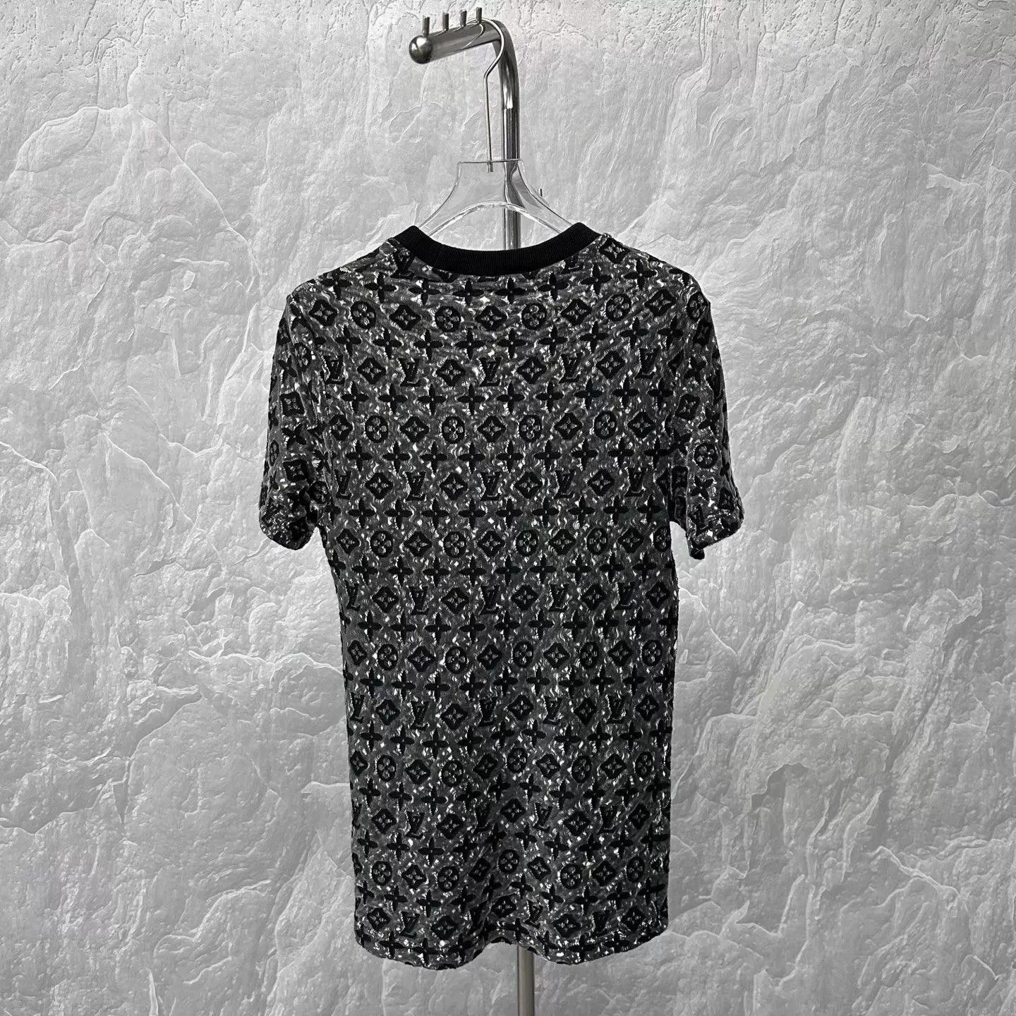 Louis Vuitton Louis Vuitton Monogram Knit T-Shirt Size M Size US M / EU 48-50 / 2 - 5 Thumbnail