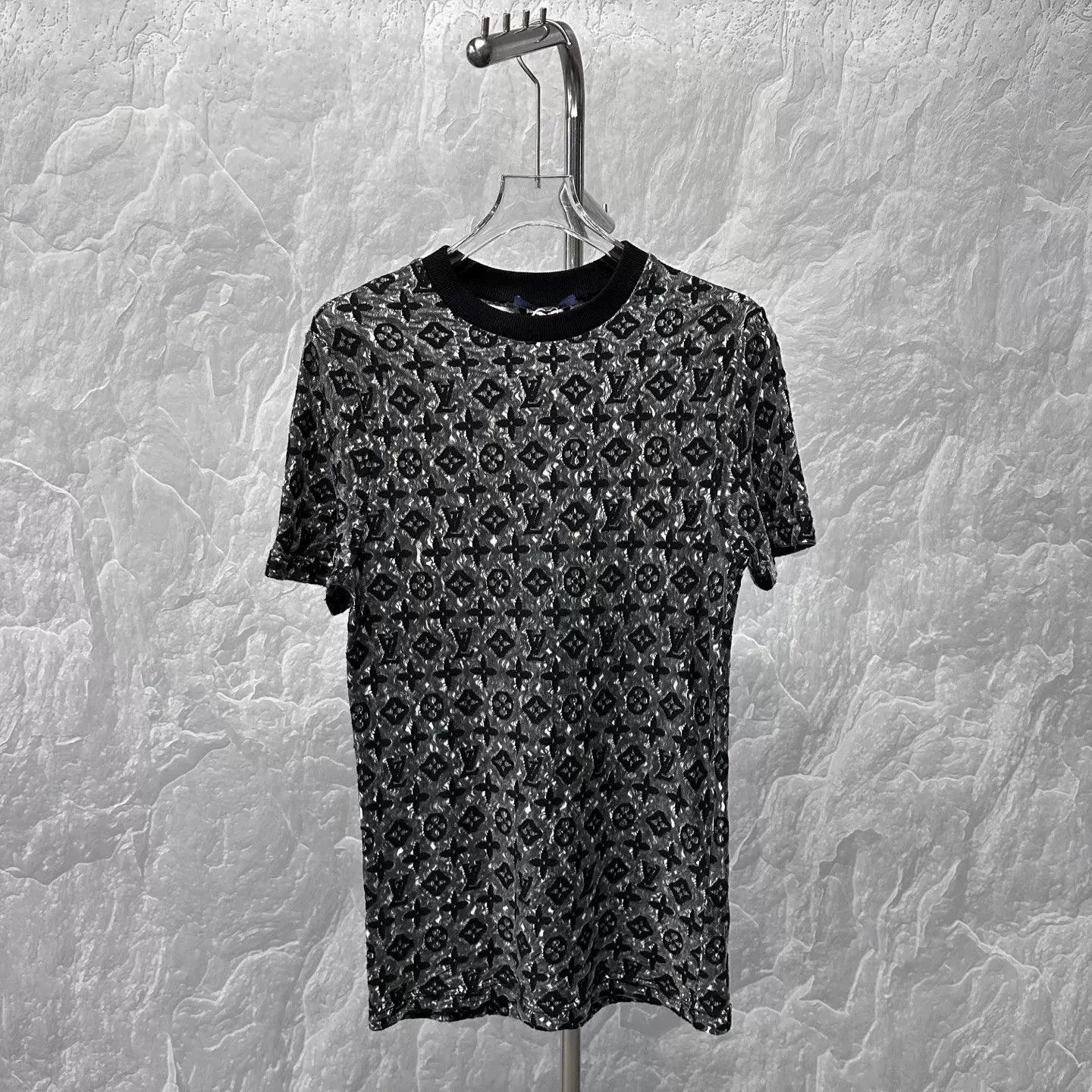 Louis Vuitton Louis Vuitton Monogram Knit T-Shirt Size M Size US M / EU 48-50 / 2 - 2 Thumbnail
