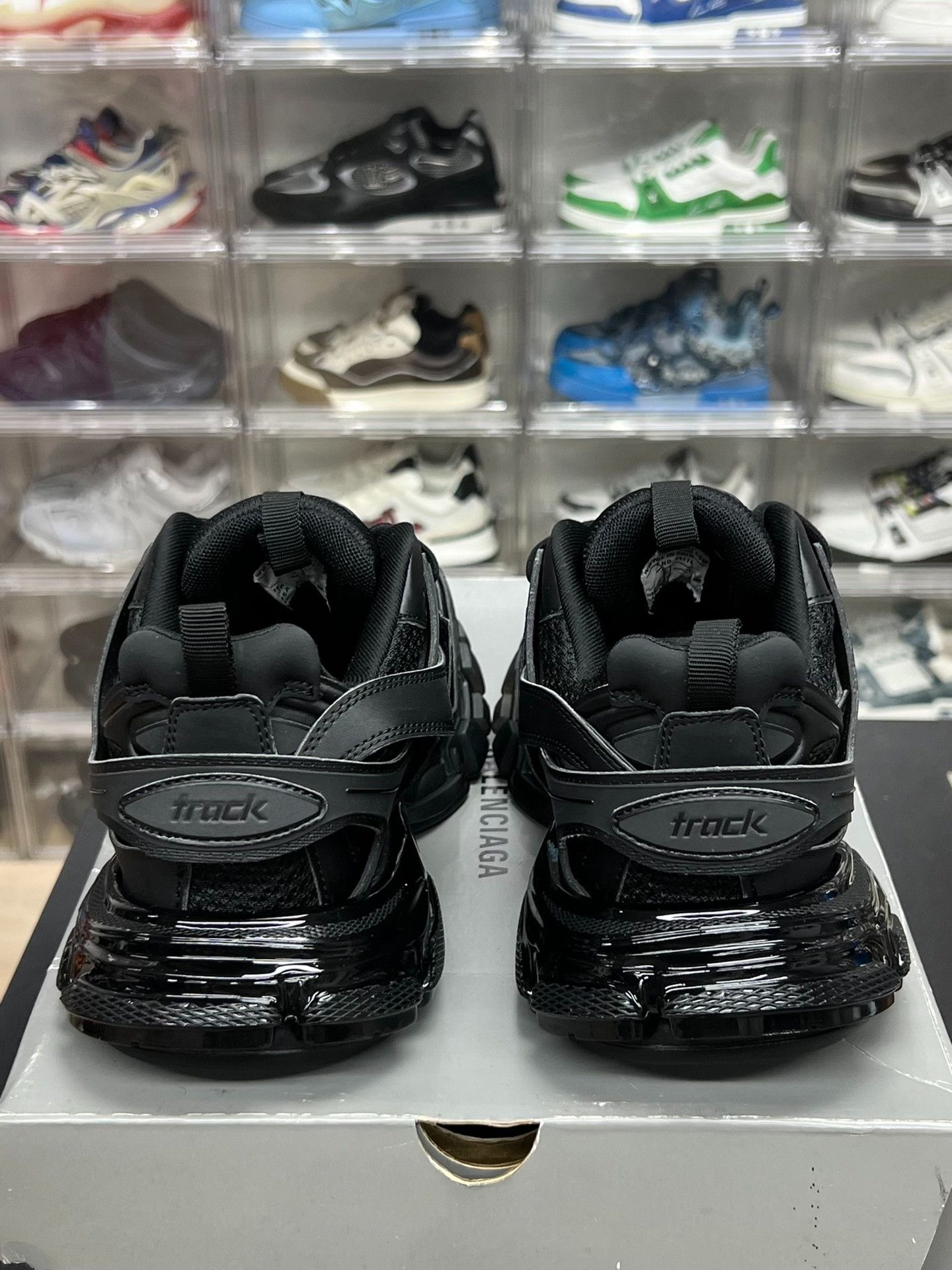 Balenciaga Balenciaga Black Lowtop Sneakers 7 Men Size US 7 / EU 40 - 7 Thumbnail