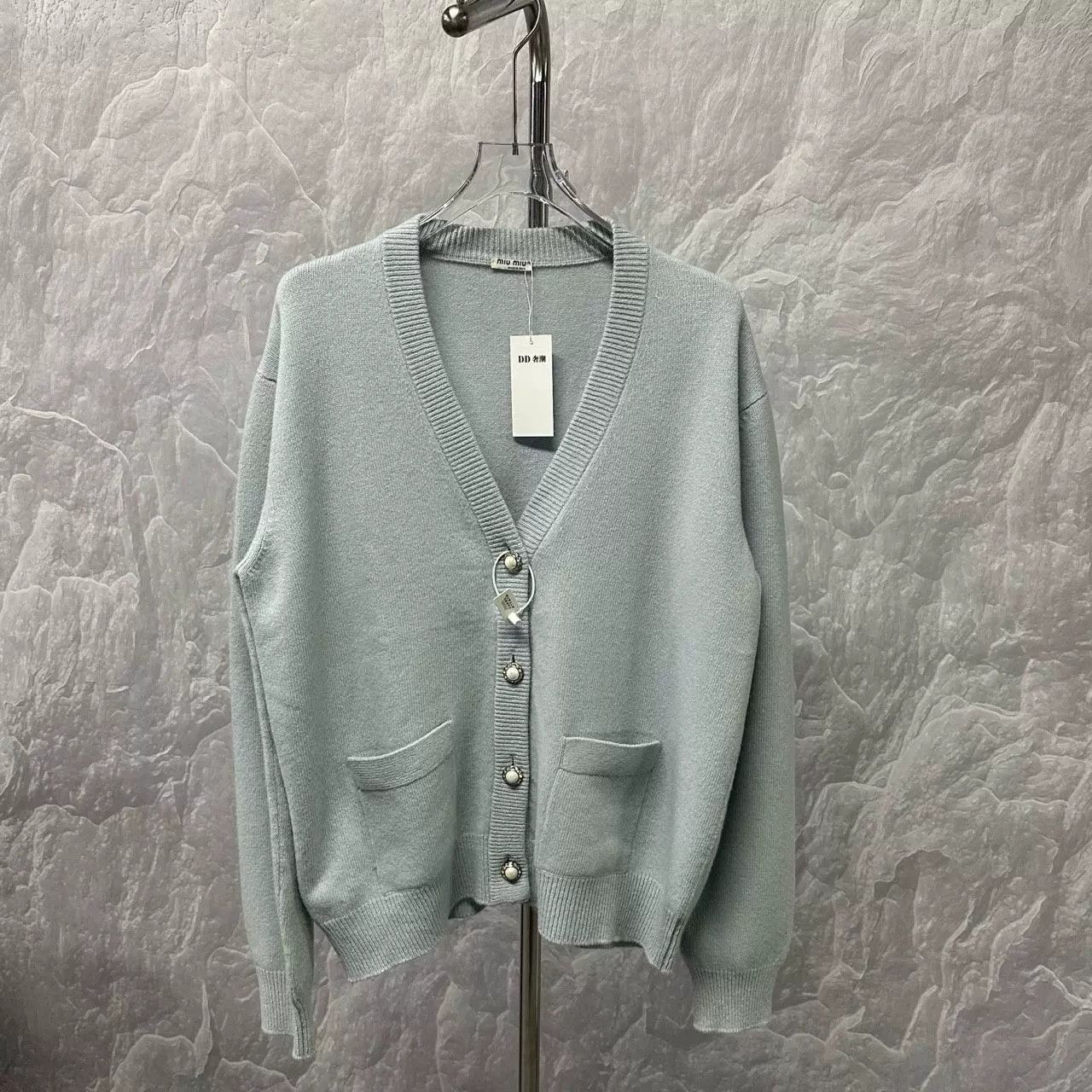Miu Miu Miu Miu Pearl Button Knit Cardigan Size 38 Size XS / US 0-2 / IT 36-38 - 2 Thumbnail