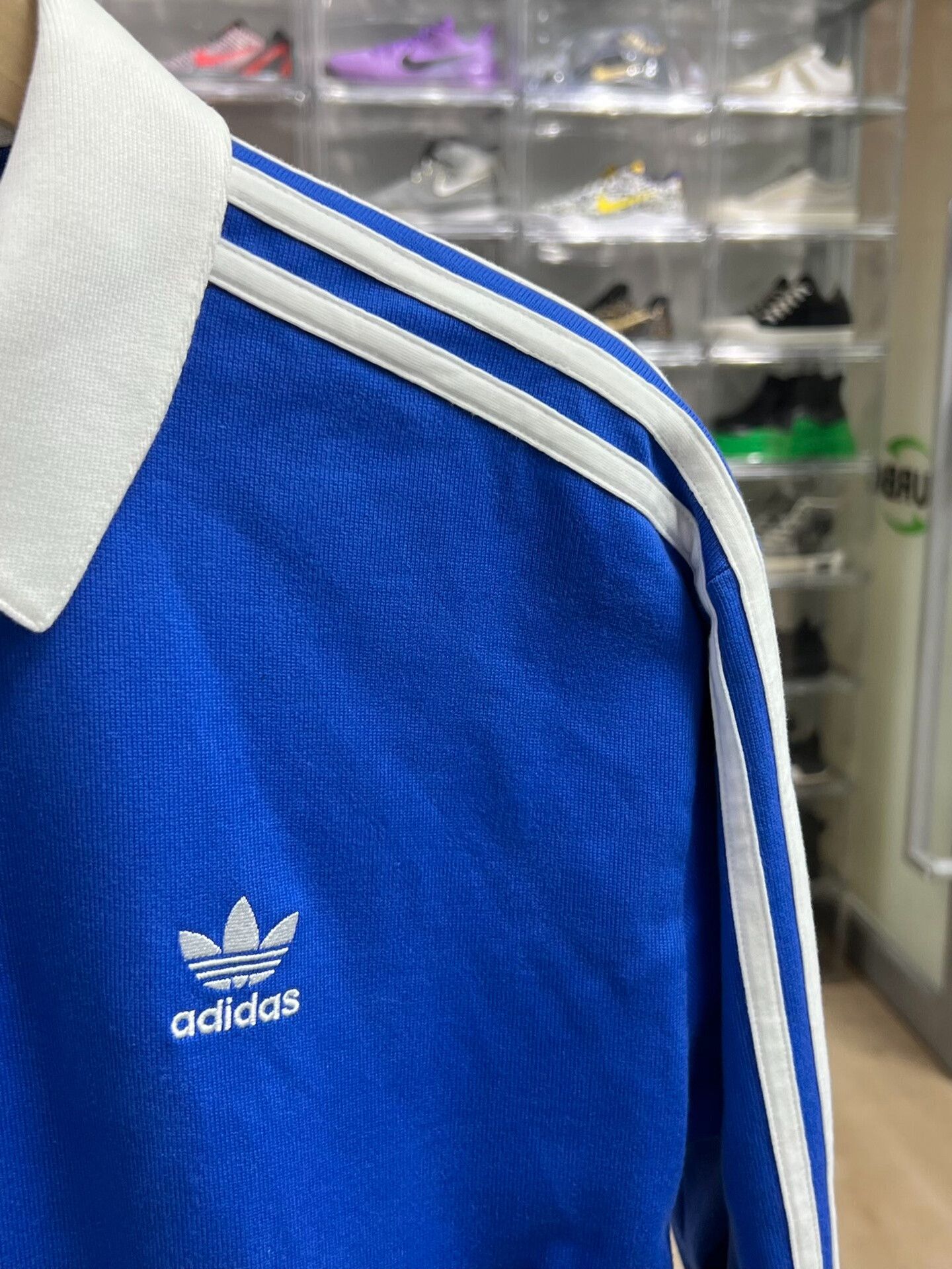 Adidas Adidas Retro Embroidered Polo l Men Size US L / EU 52-54 / 3 - 3 Thumbnail