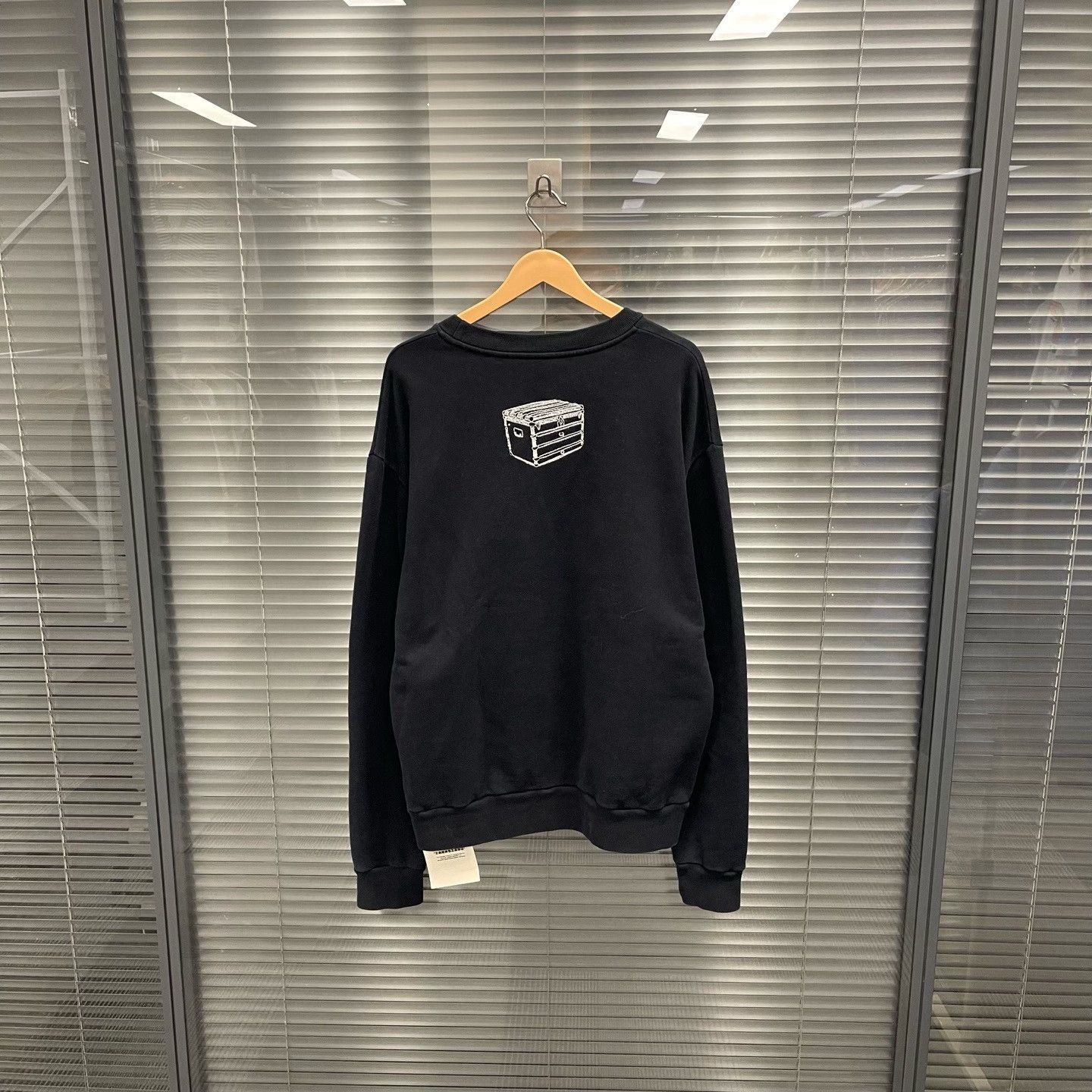 Louis Vuitton Louis Vuitton Tool Logo Graphic Sweatshirt XXL Size US XXL / EU 58 / 5 - 3 Thumbnail