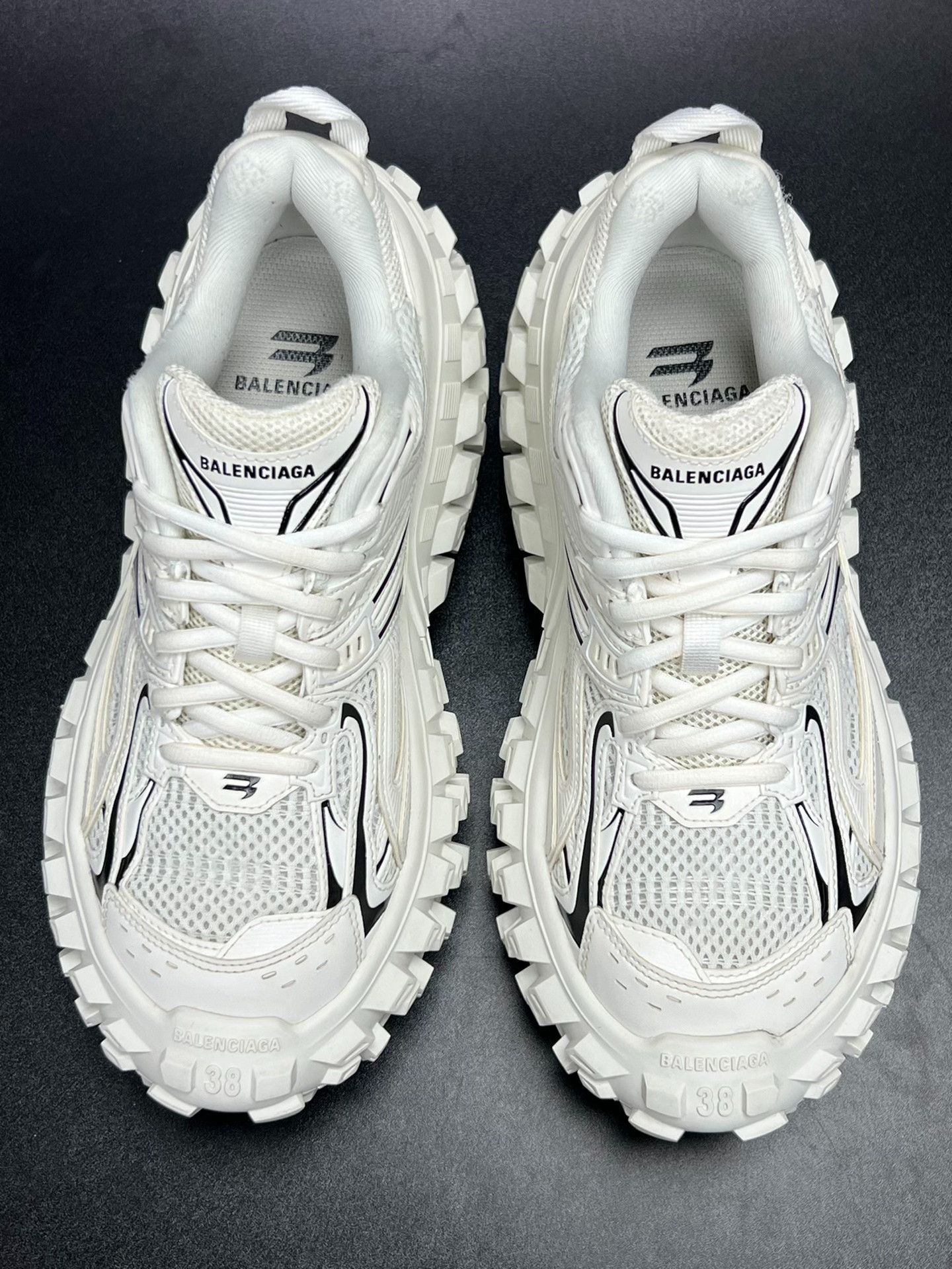 Balenciaga Balenciaga White Lowtop Sneakers us_8 Women Size US 8 / IT 38 - 3 Thumbnail