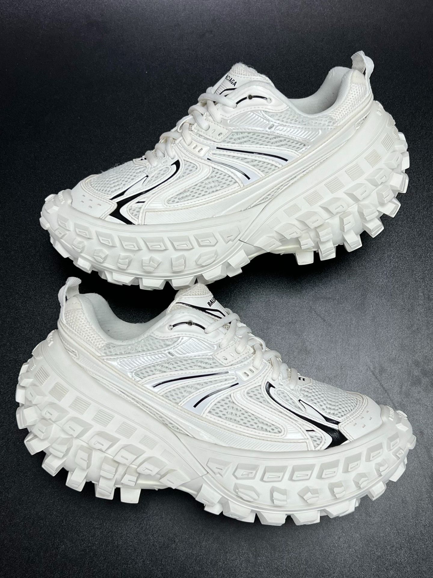 Balenciaga Balenciaga White Lowtop Sneakers us_8 Women Size US 8 / IT 38 - 5 Thumbnail