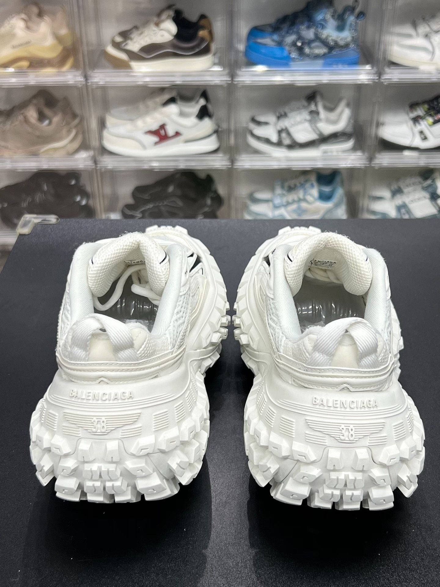 Balenciaga Balenciaga White Lowtop Sneakers us_8 Women Size US 8 / IT 38 - 7 Thumbnail