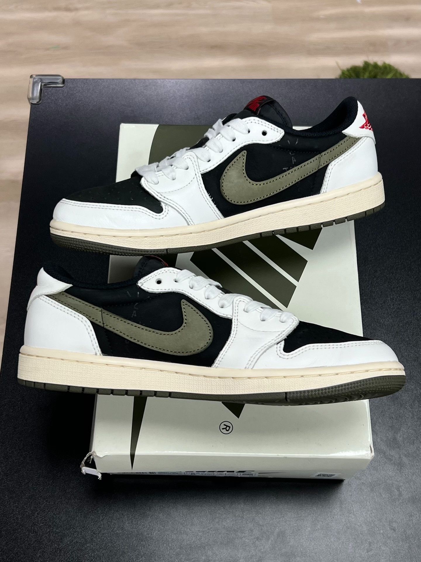 Nike Nike Green Lowtop Sneakers 7.5 Men Size US 7.5 / EU 40-41 - 6 Thumbnail