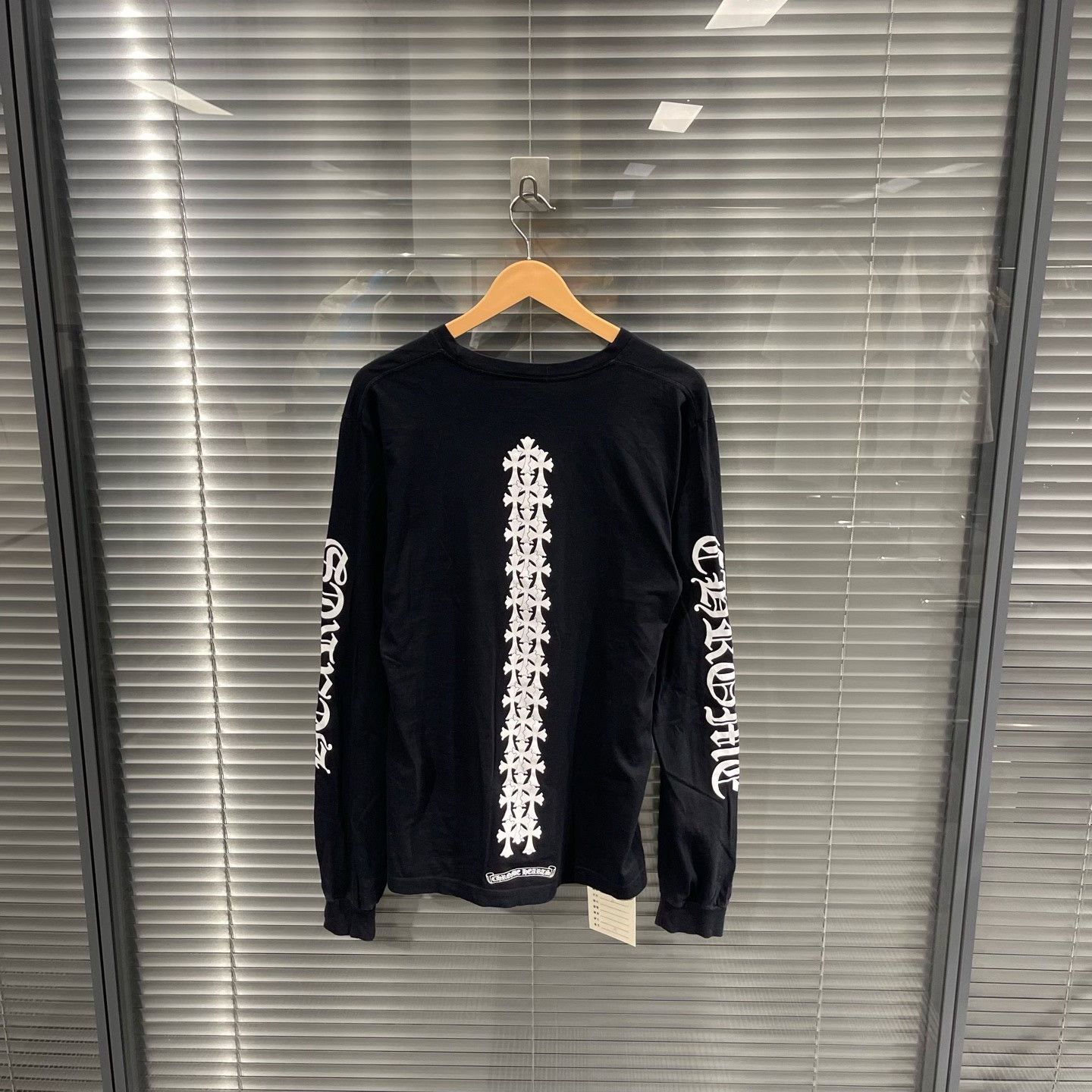 Chrome Hearts Chrome Hearts Vertical Cross Logo L/S T-Shirt M Size US M / EU 48-50 / 2 - 3 Thumbnail