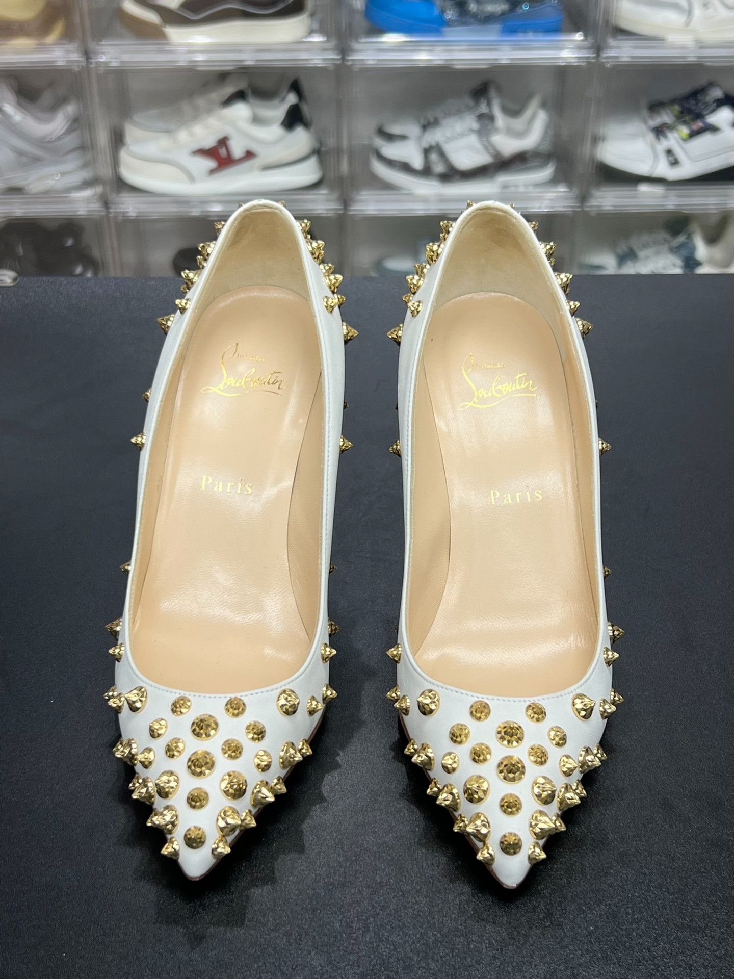 Christian Louboutin Christian Louboutin Leather Gold Lowtop Sneakers us_7 Women Size US 7 / IT 37 - 2 Thumbnail