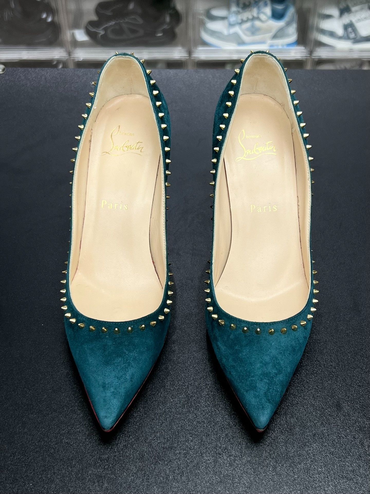 Christian Louboutin Christian Louboutin Velvet Green Lowtop Sneakers us_7 Women Size US 7 / IT 37 - 2 Thumbnail