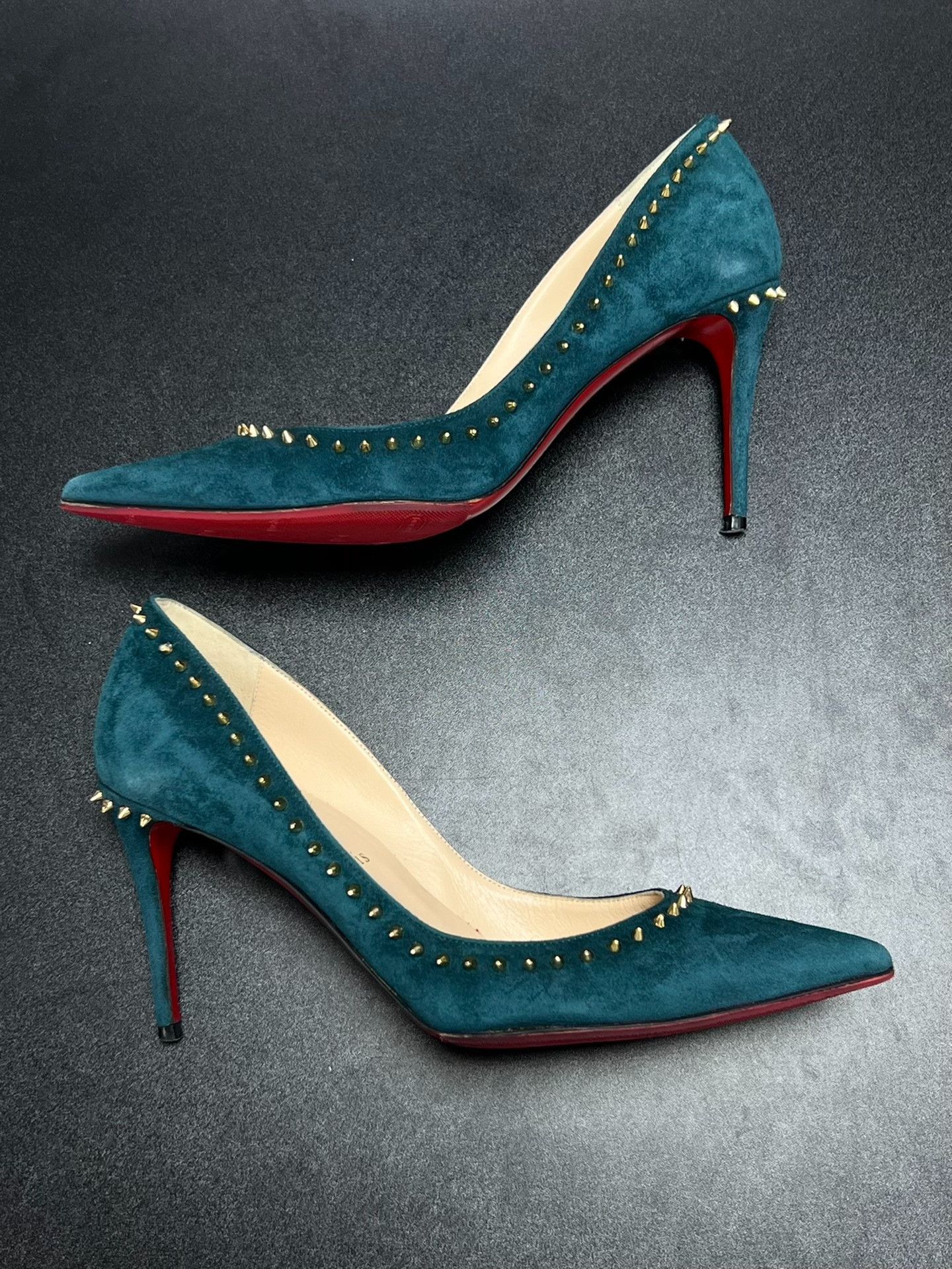 Christian Louboutin Christian Louboutin Velvet Green Lowtop Sneakers us_7 Women Size US 7 / IT 37 - 3 Thumbnail