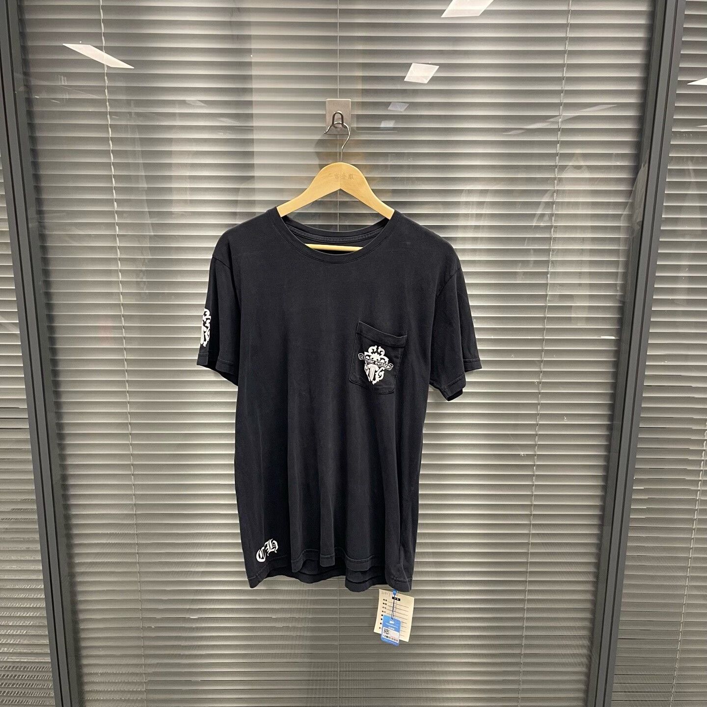 Chrome Hearts Chrome Hearts Dagger Pocket T-Shirt Size L Size US L / EU 52-54 / 3 - 2 Thumbnail