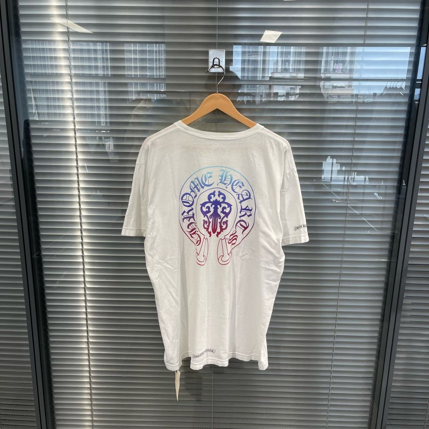 Chrome Hearts Chrome Hearts Gradient Horseshoe T-Shirt XL Size US XL / EU 56 / 4 - 2 Thumbnail