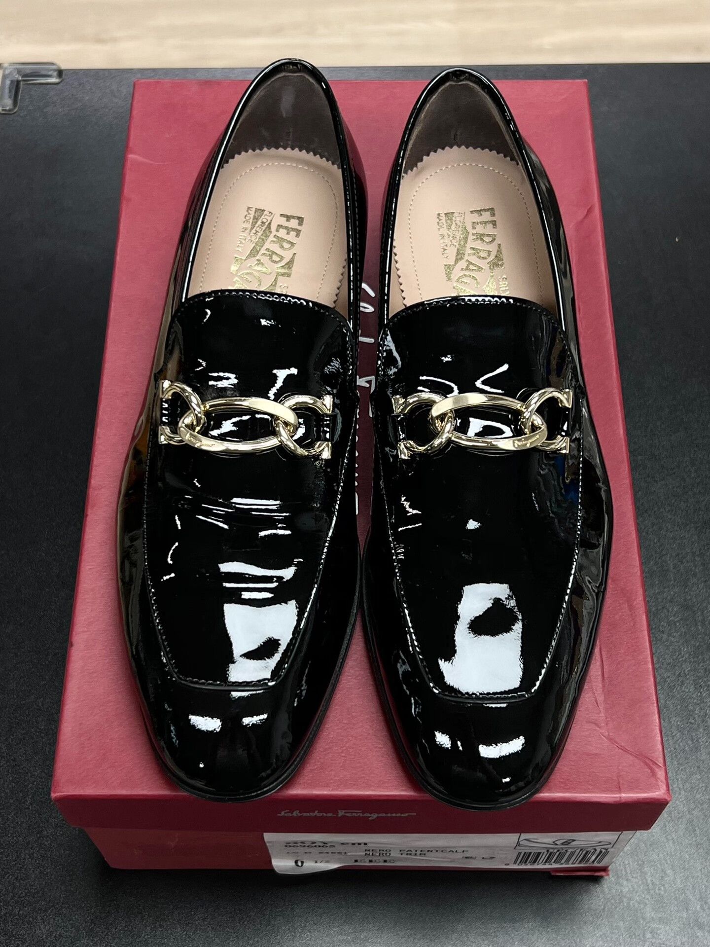 Salvatore Ferragamo Salvatore Ferragamo Patent Lowtop Sneakers us_9-5 Women Size US 9.5 / IT 39.5 - 2 Thumbnail
