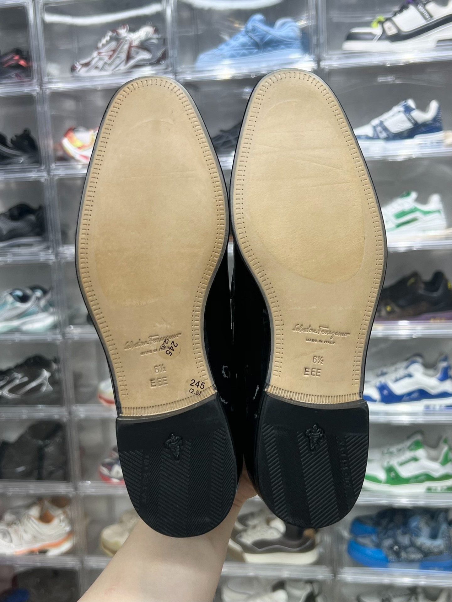 Salvatore Ferragamo Salvatore Ferragamo Patent Lowtop Sneakers us_9-5 Women Size US 9.5 / IT 39.5 - 7 Thumbnail