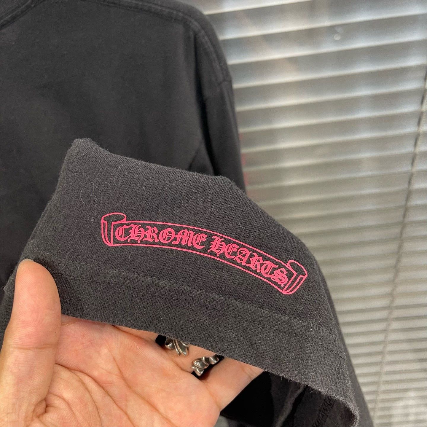 Chrome Hearts Chrome Hearts Pink Sanskrit Pocket Long Sleeve Size L Size US L / EU 52-54 / 3 - 7 Thumbnail