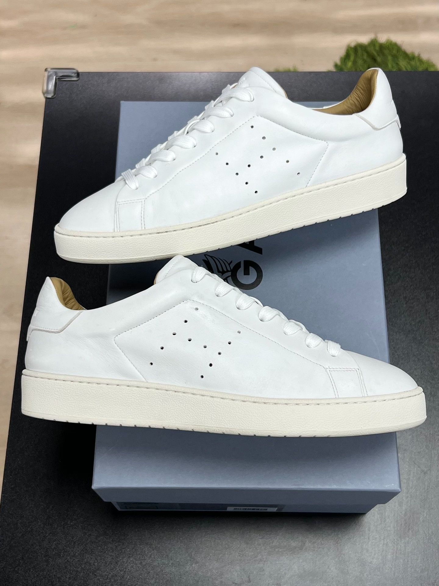 Hogan Hogan Retro White Lowtop Sneakers 8.5 Men Size US 8.5 / EU 41-42 - 5 Thumbnail