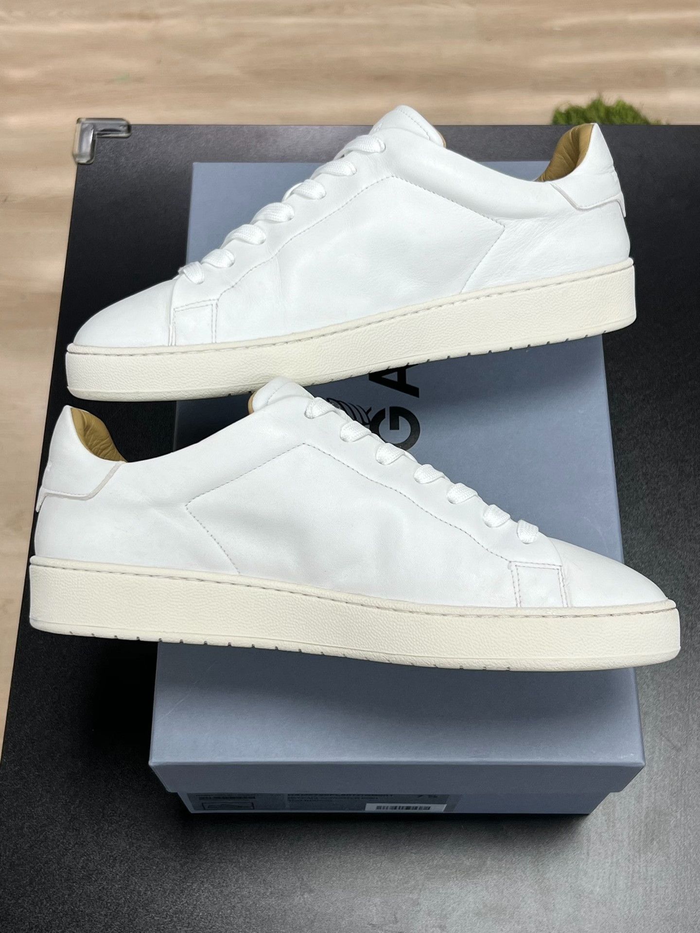 Hogan Hogan Retro White Lowtop Sneakers 8.5 Men Size US 8.5 / EU 41-42 - 6 Thumbnail
