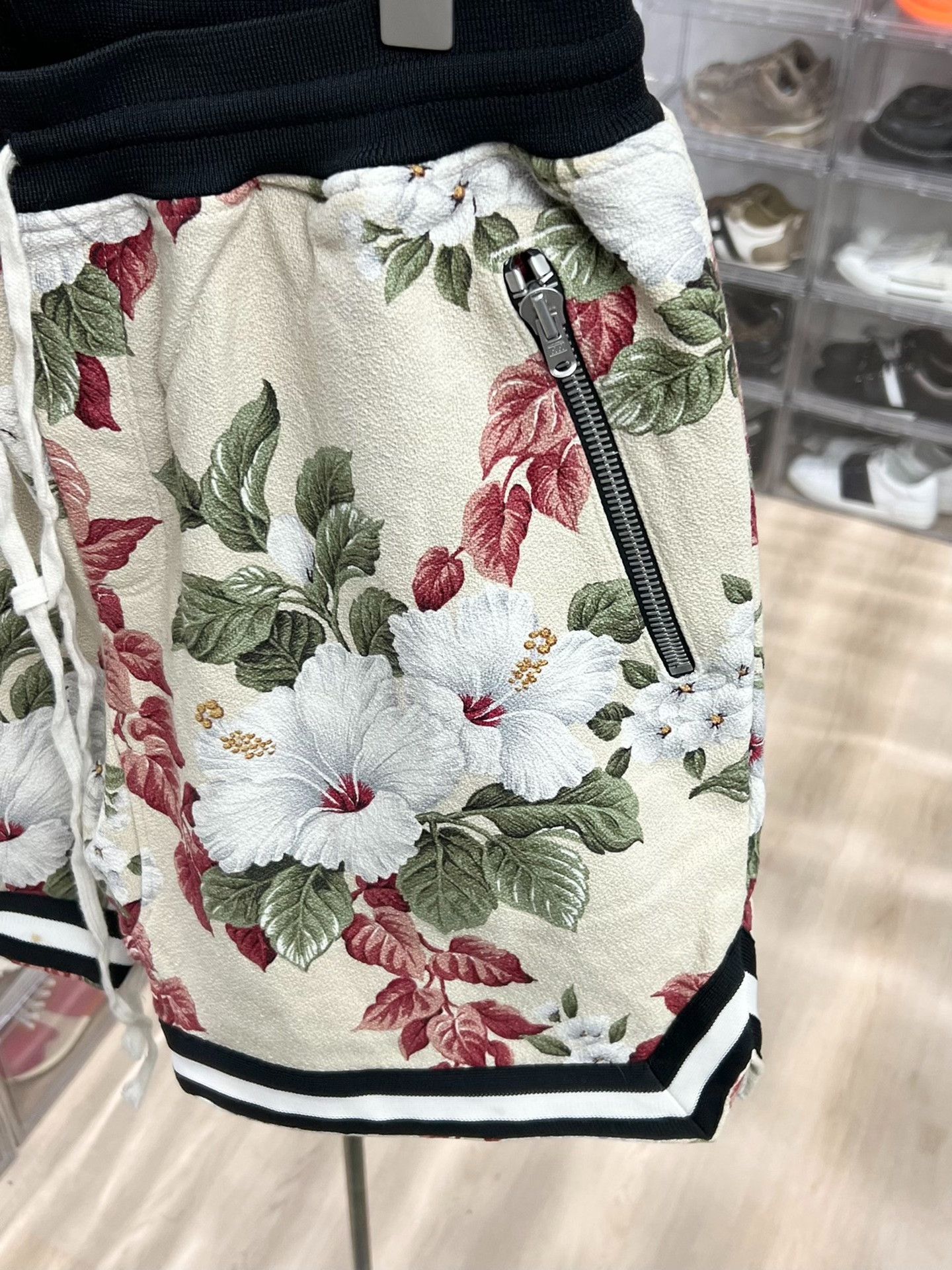 Fear of God Fear of God Floral Shorts 32 Men Size US 32 / EU 48 - 3 Thumbnail