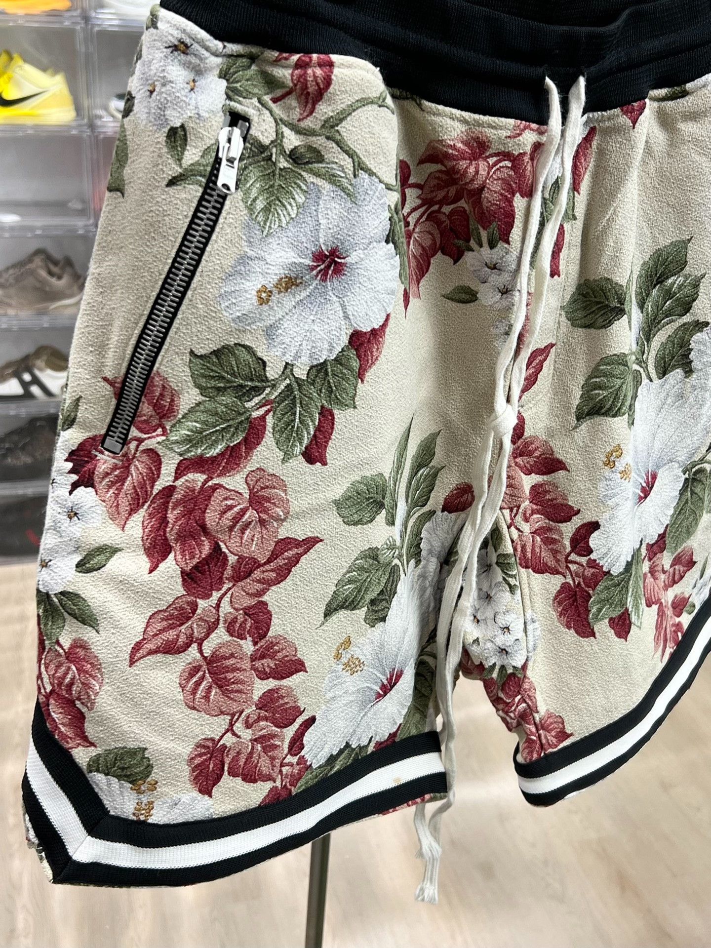 Fear of God Fear of God Floral Shorts 32 Men Size US 32 / EU 48 - 2 Thumbnail