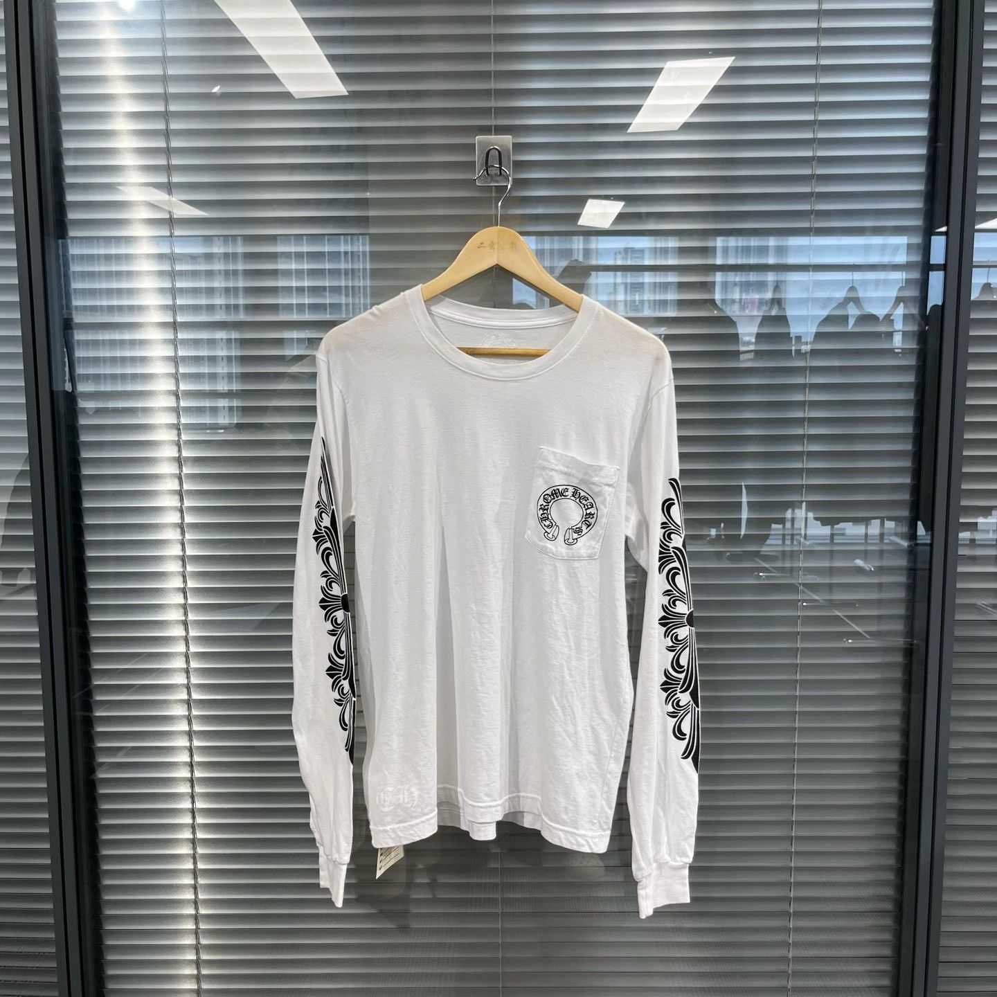 Chrome Hearts Chrome Hearts Floral Horseshoe Long Sleeve Shirt M Size US M / EU 48-50 / 2 - 2 Thumbnail