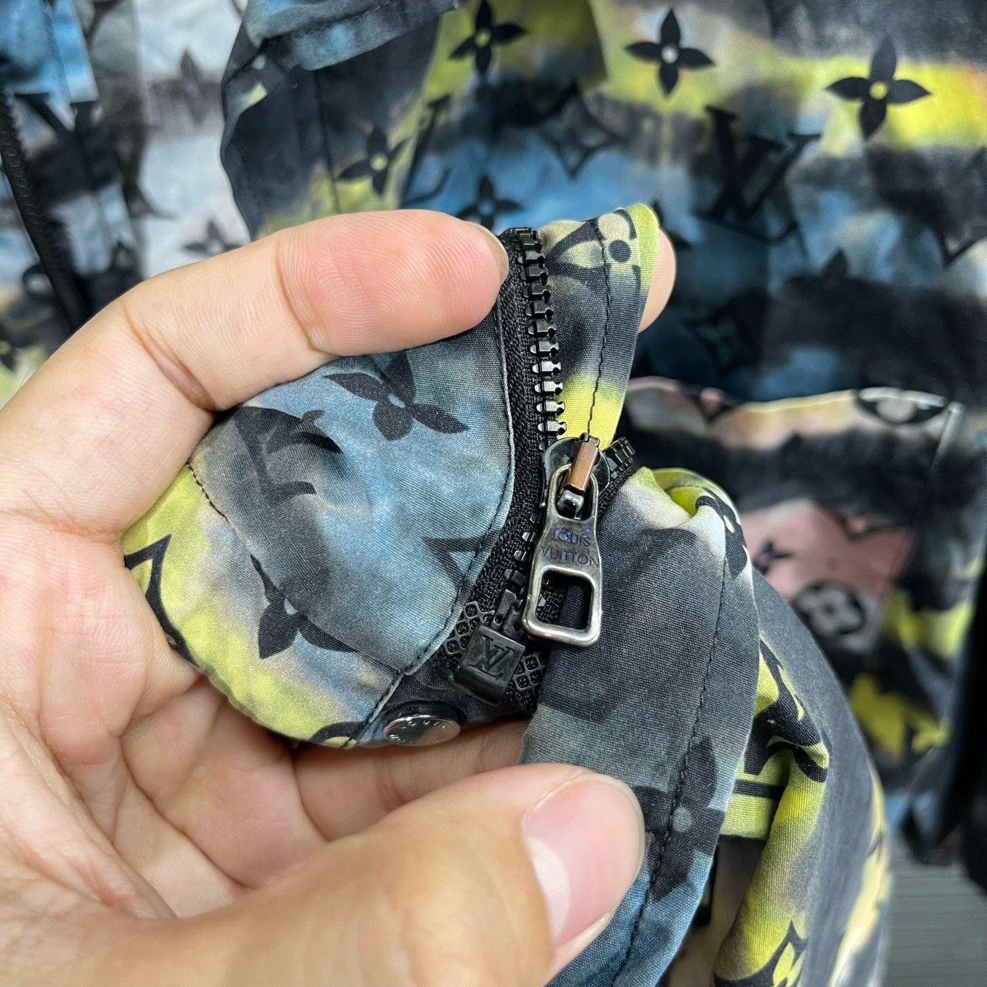Louis Vuitton Louis Vuitton Tie-Dye Monogram Short Sleeve Shirt US M Size US M / EU 48-50 / 2 - 6 Thumbnail