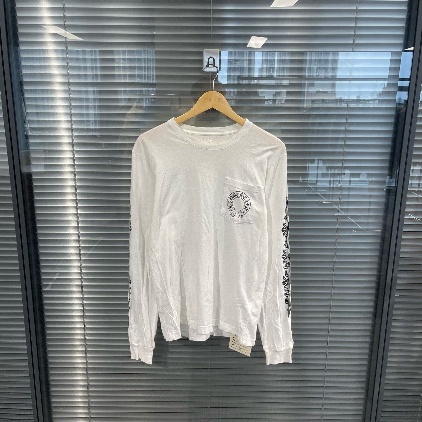 Chrome Hearts Chrome Hearts Horseshoe Floral Long Sleeve T-Shirt Size M Size US M / EU 48-50 / 2 - 3 Thumbnail